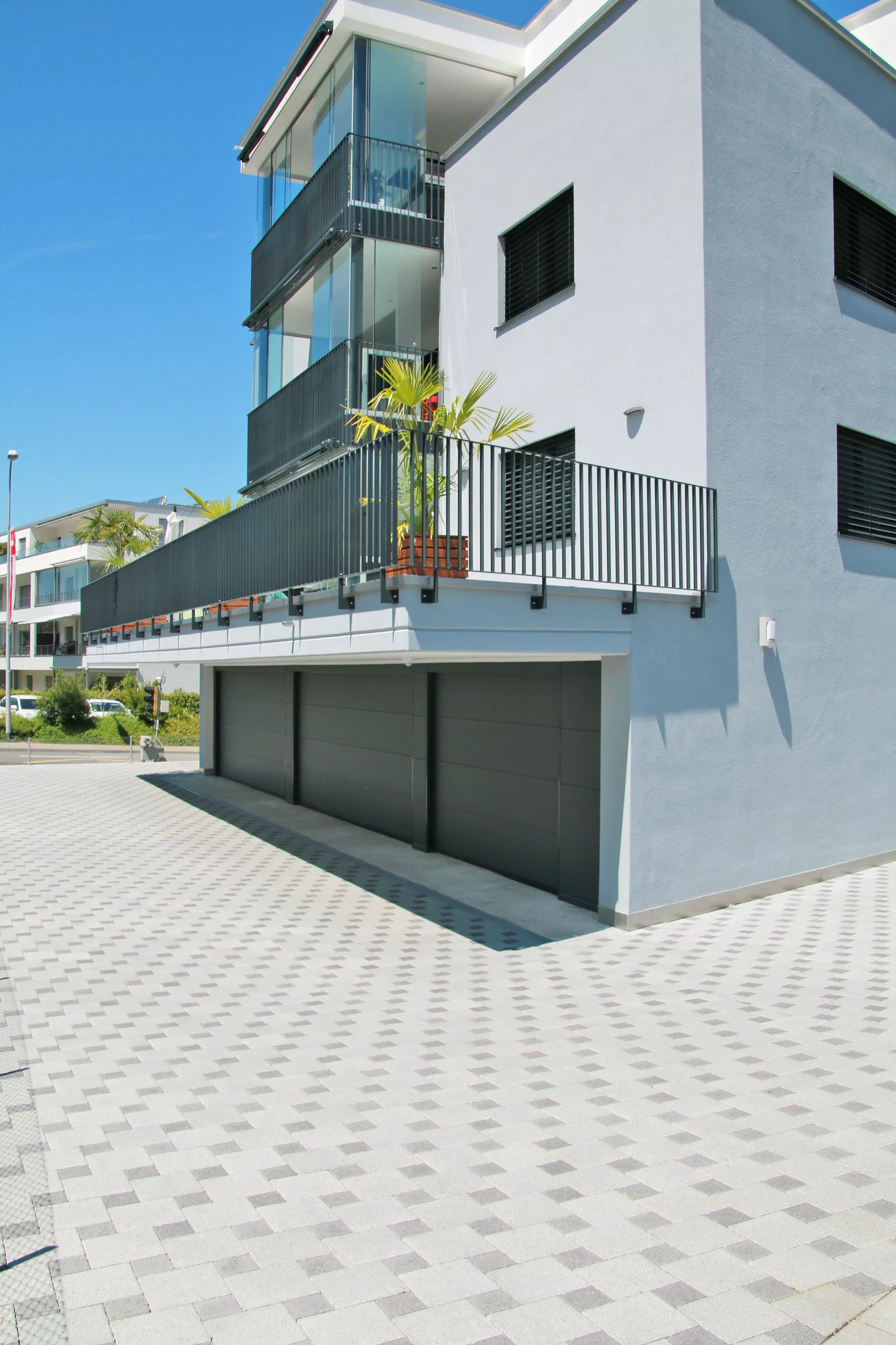 CARENA Sickerstein fino mit Nocken grau haufwerksporig gefast L 25 cm B 25 cm H 8 cm