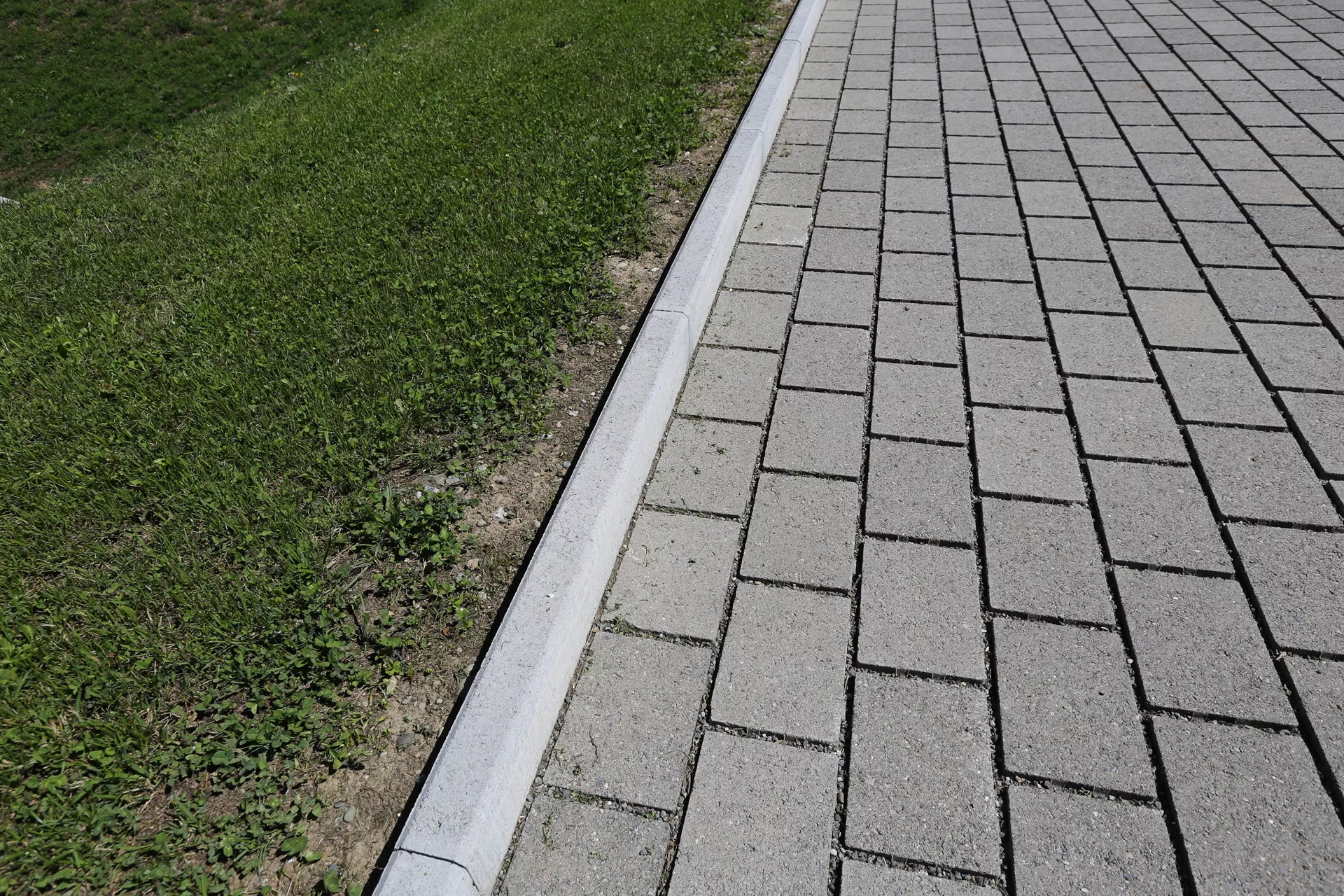 Stellplatte grau glatt beidseitig gefast L 100 cm B 6 cm H 25 cm