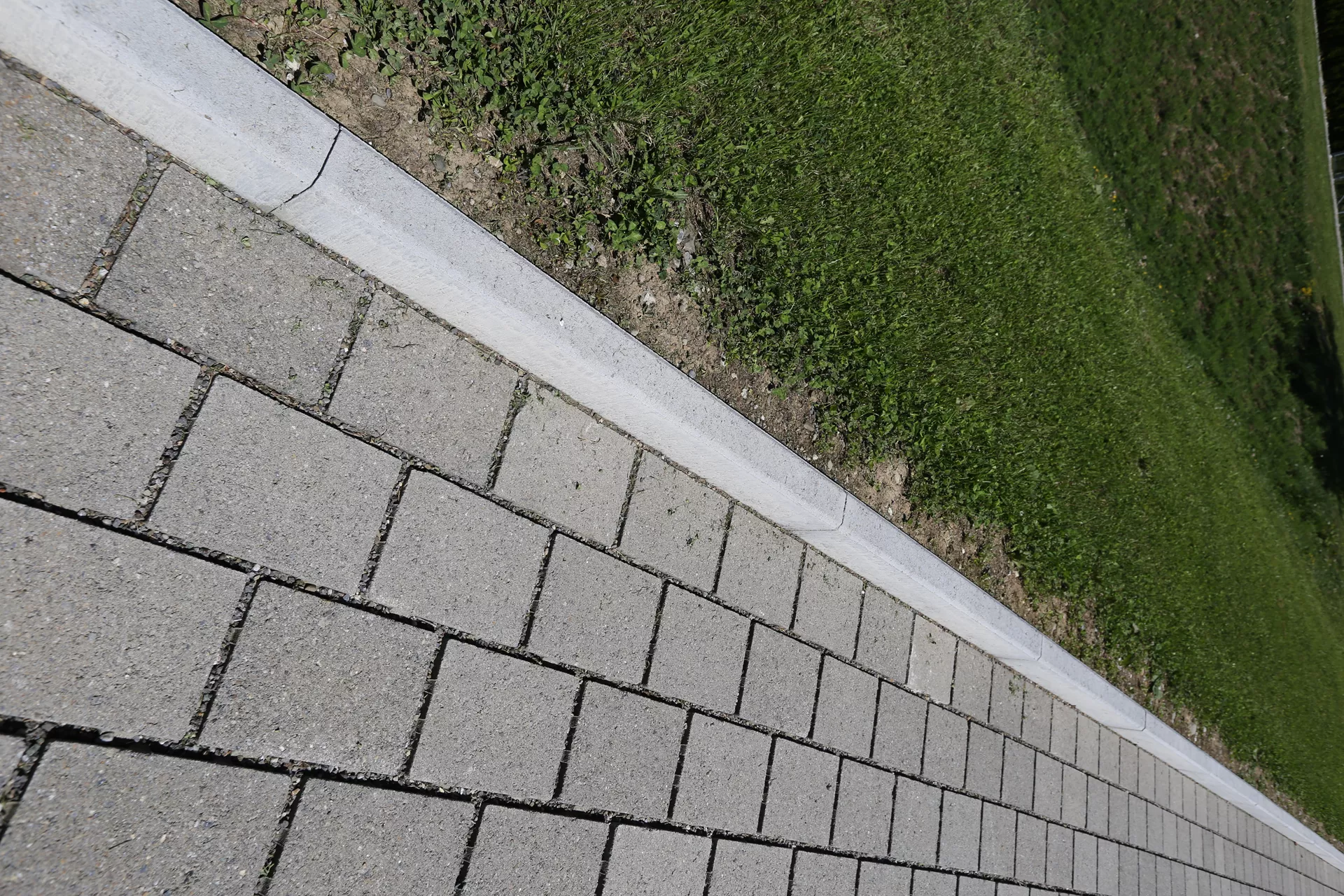 Stellplatte grau glatt beidseitig gefast L 100 cm B 6 cm H 25 cm