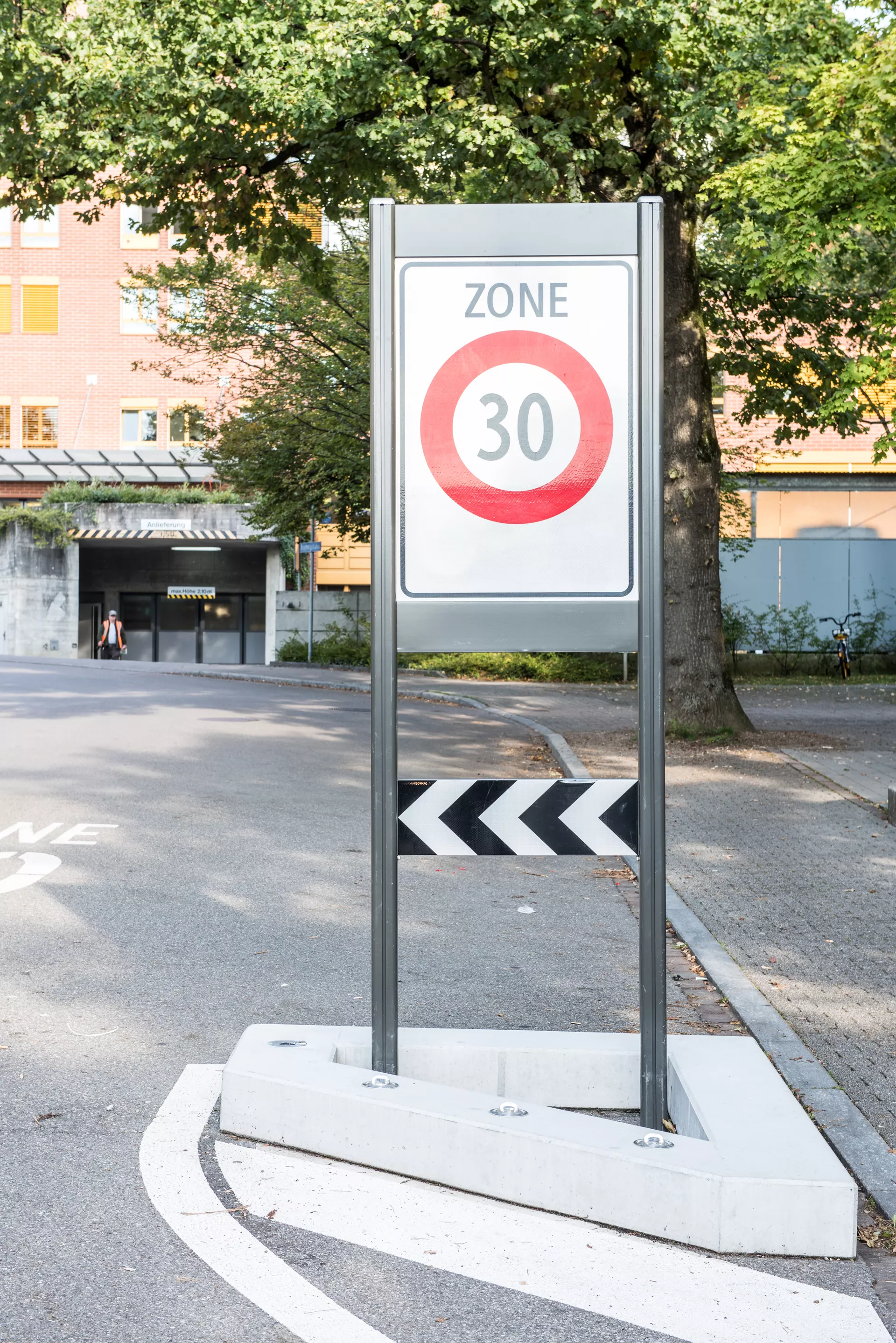 WILD Verkehrstrapez grau glatt inkl. Hülse für Schneestangen L 220/100 cm B 145 cm H 18 cm