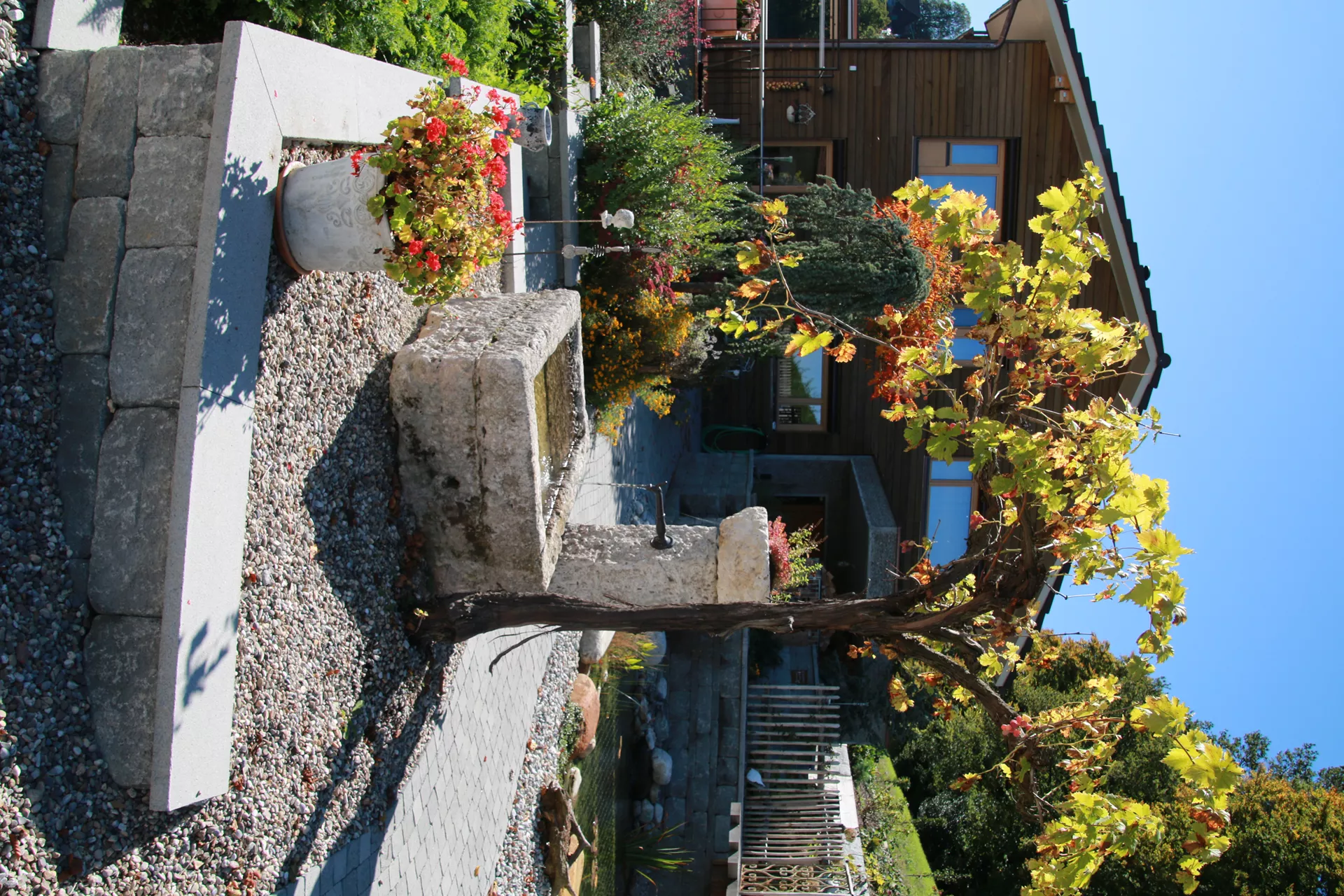 SANTURO Landhausmauer Typ 2 2-seitig gespalten grau Kanten gebrochen L 30-50 cm B 25 cm H 15 cm