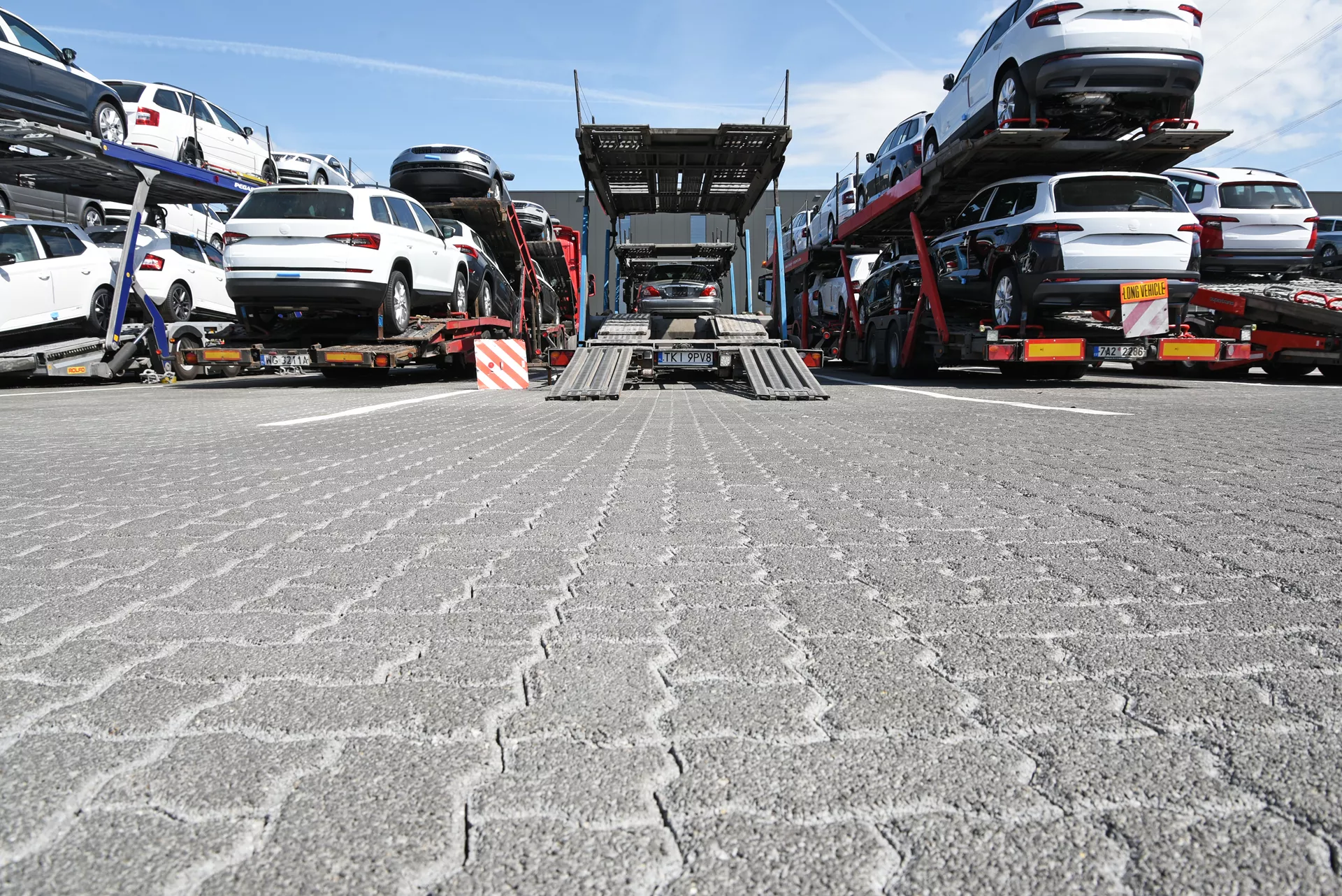 BETA Verbundstein mit Nocken Normalstein grau glatt gefast L 22.5 cm B 11.25 cm H 6 cm