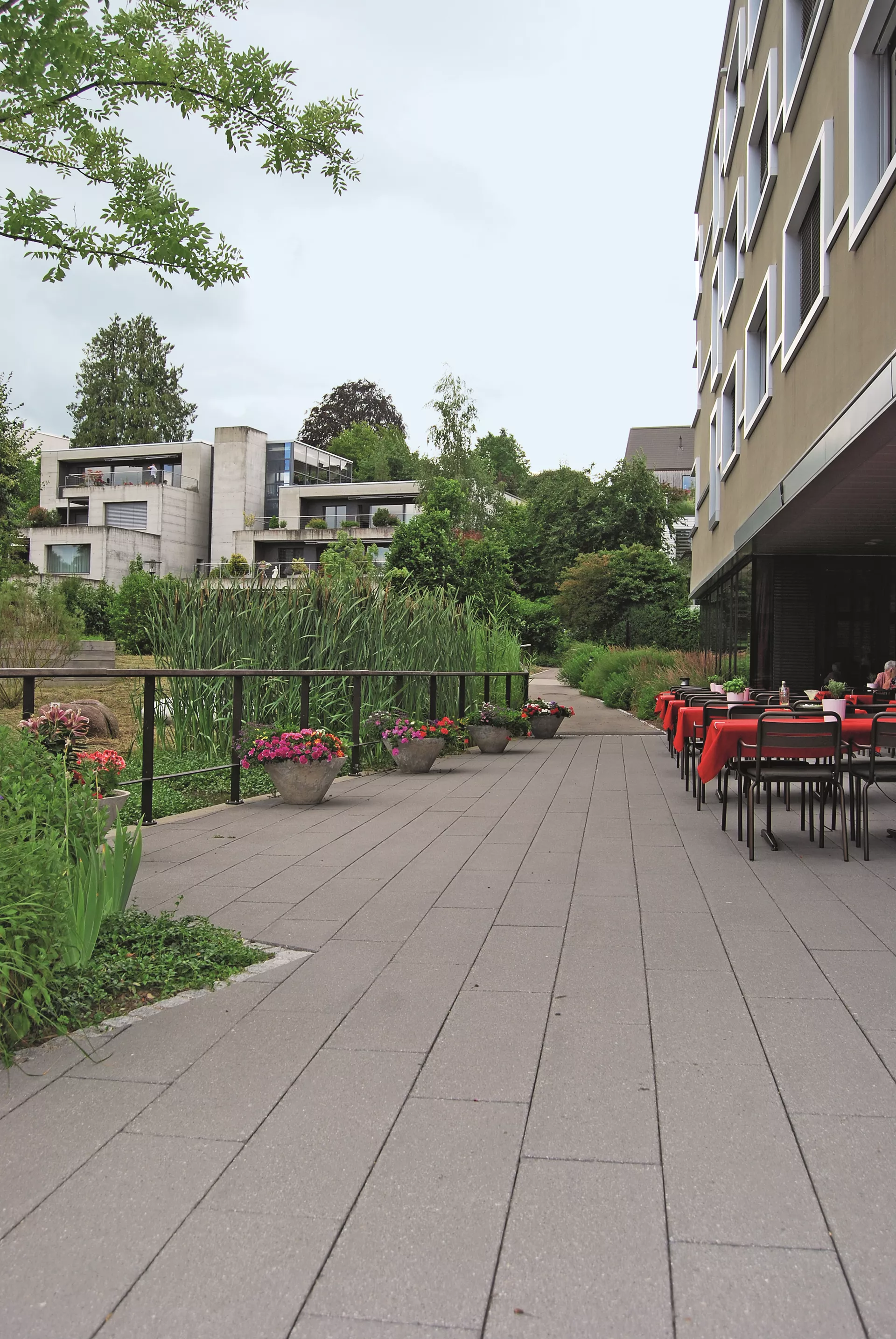 FINALGO Vakuum Gehwegplatte anthrazit gestrahlt vollkantig L 100 cm B 20 cm H 4 cm