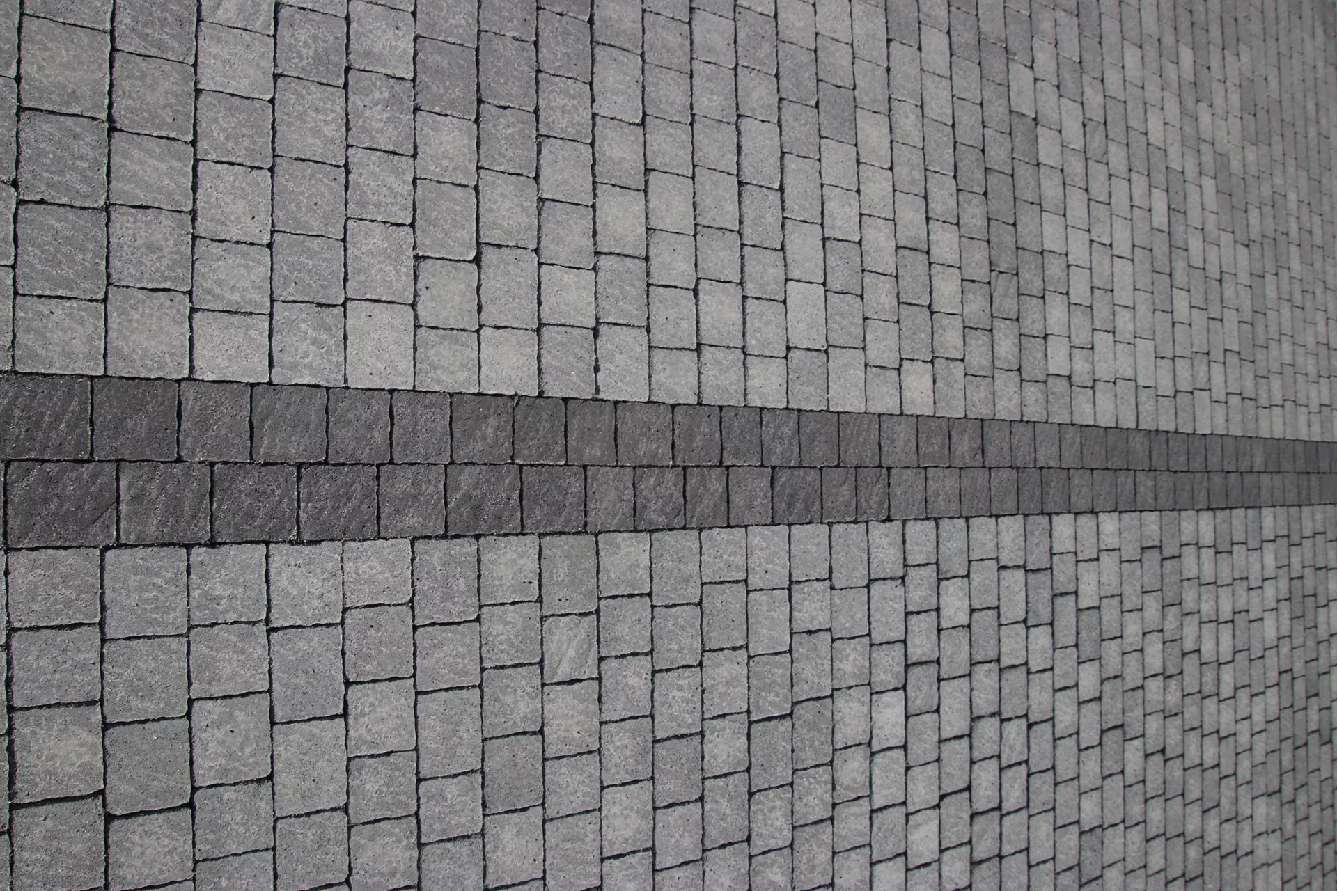 FRIEDA FORMATO Pflasterstein perlgrau strukturiert Kanten gebr. L 10, 20, 30 cm B 20 cm H 7 cm