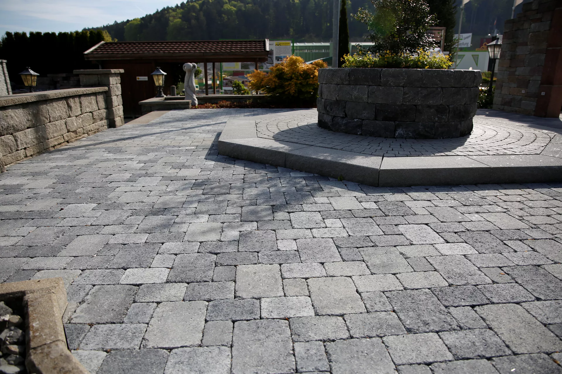 TEGULA Pflasterstein schwarz-weiss schattiert glatt Kanten gebrochen L 16 cm B 11 cm H 6 cm