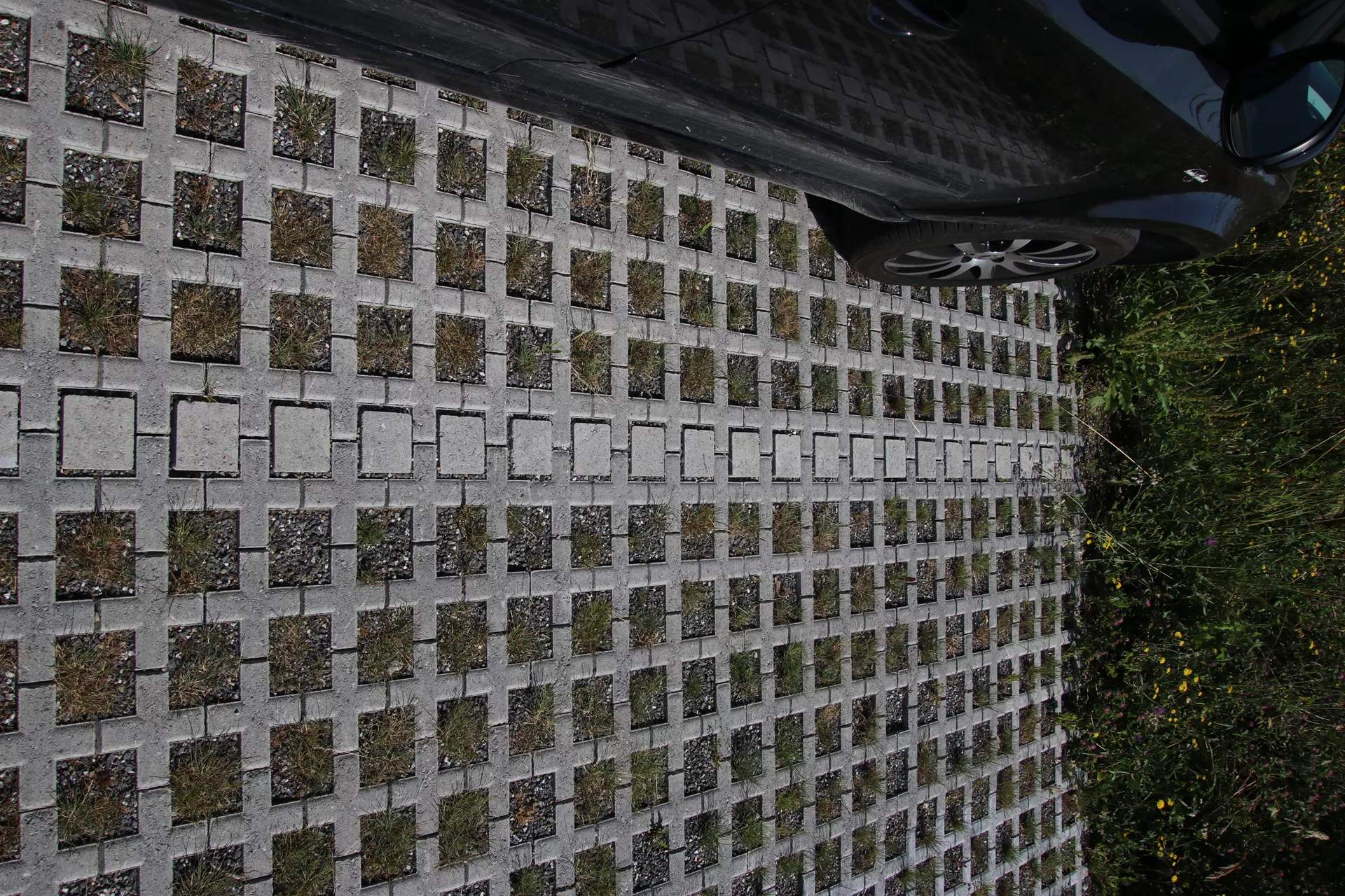 QUADRO Rasengitterstein grau L 58 cm B 47 cm H 10 cm