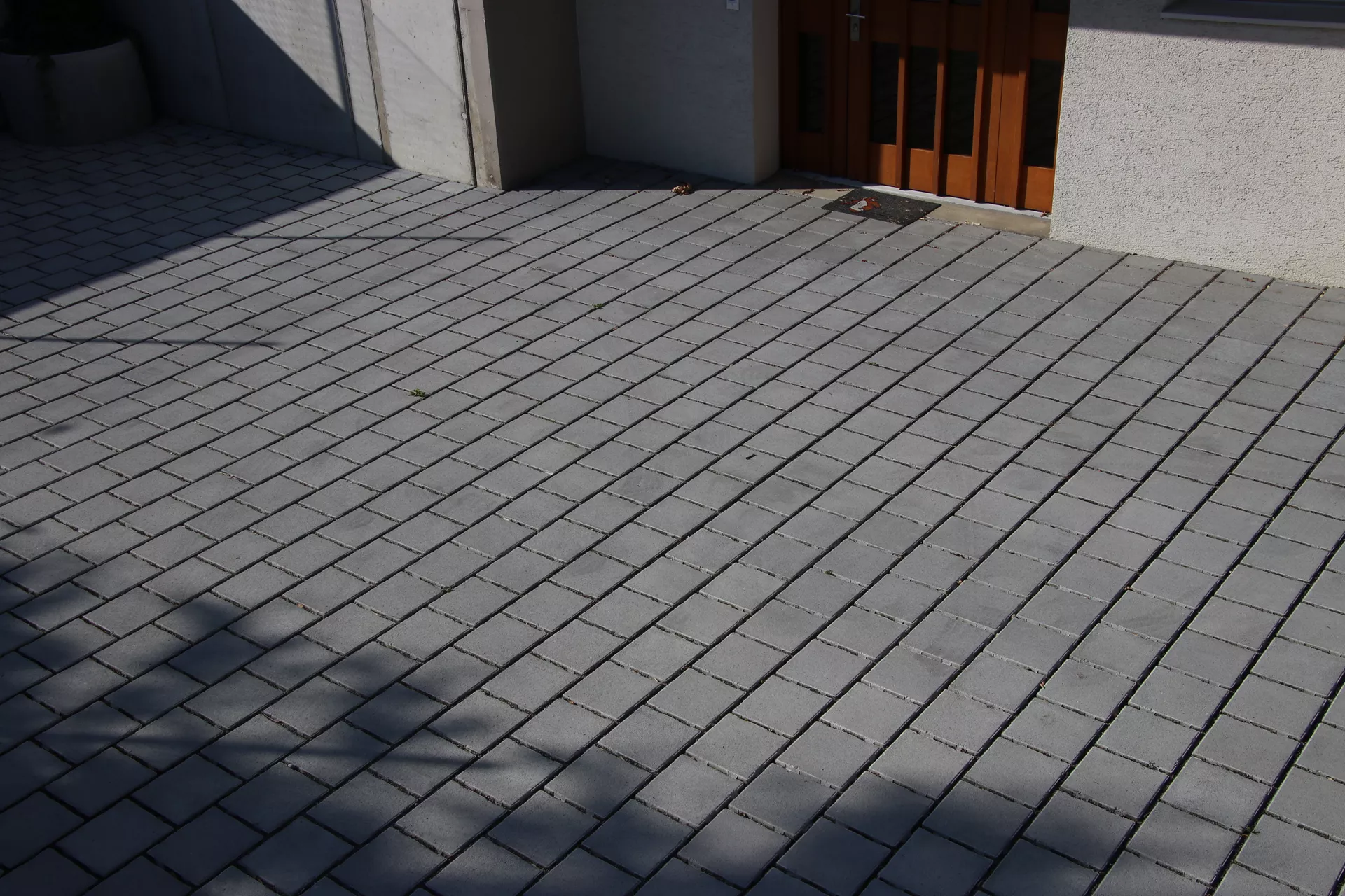 CARENA SPLITT Ökostein mit Nocken grau glatt gefast L 25 cm B 25 cm H 8 cm