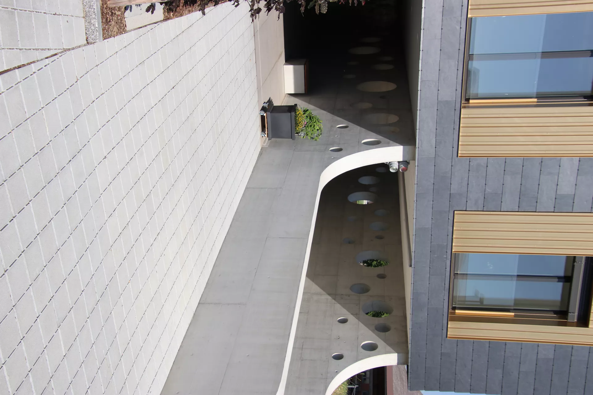 CLASSIC DRAIN Ökostein mit Nocken Normalstein grau glatt leicht gefast L 20 cm B 20 cm H 8 cm