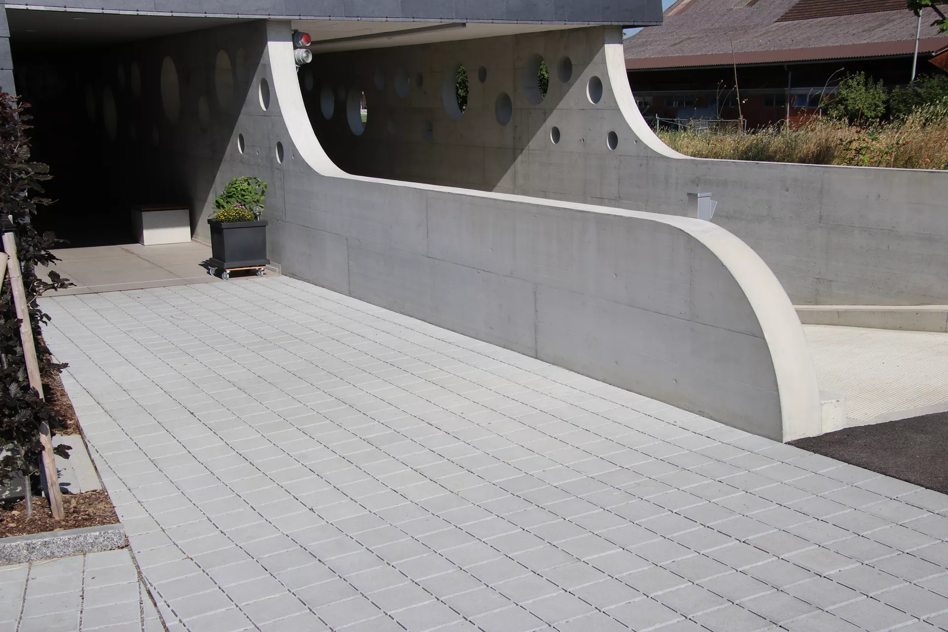 CLASSIC DRAIN Ökostein mit Nocken Normalstein grau glatt leicht gefast L 20 cm B 20 cm H 8 cm