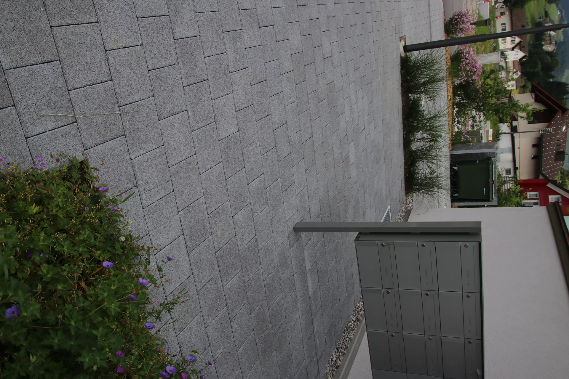 CARENA Sickerstein fino mit Nocken grau haufwerksporig gefast L 25 cm B 25 cm H 6 cm