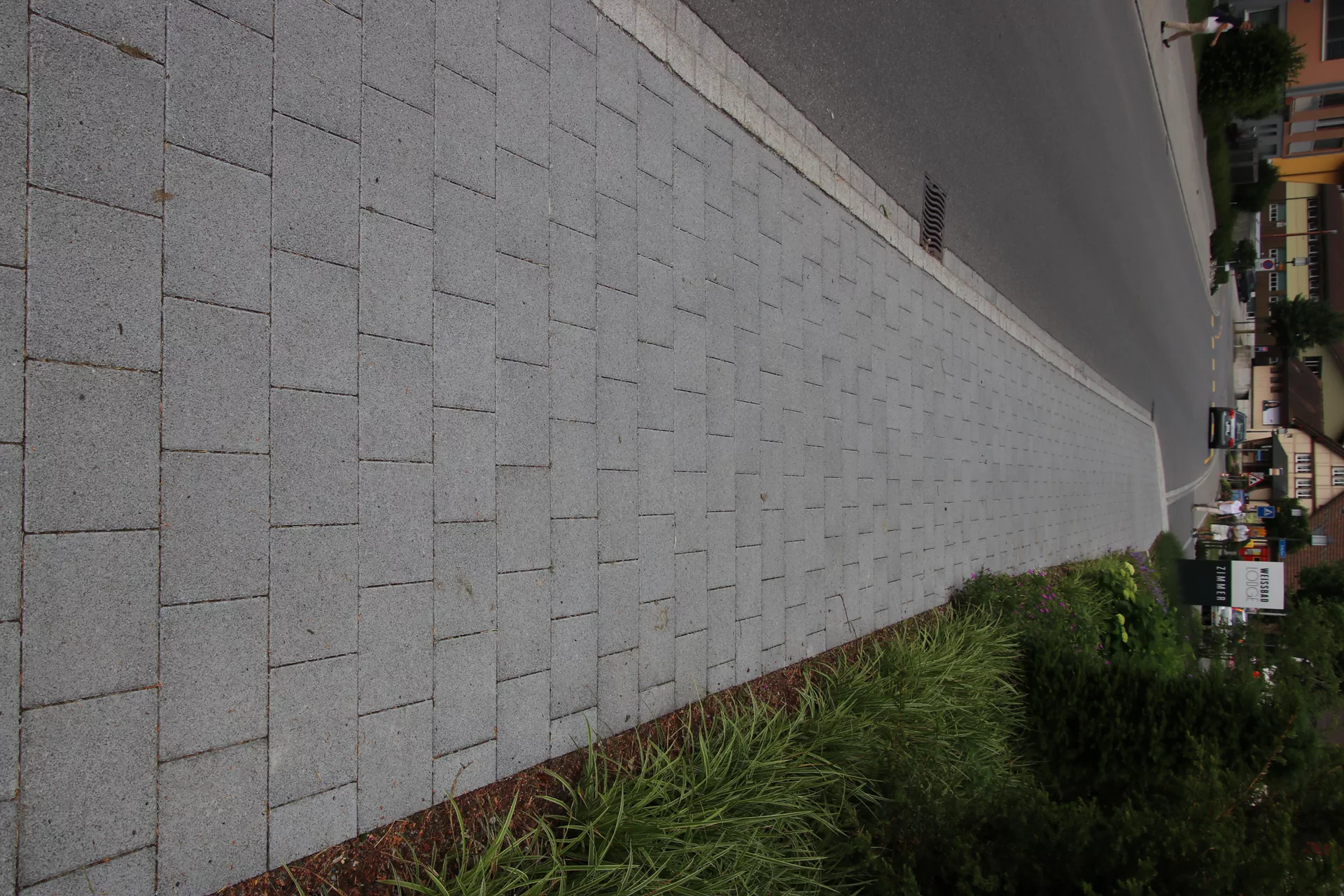 CARENA Sickerstein fino mit Nocken grau haufwerksporig gefast L 25 cm B 25 cm H 6 cm