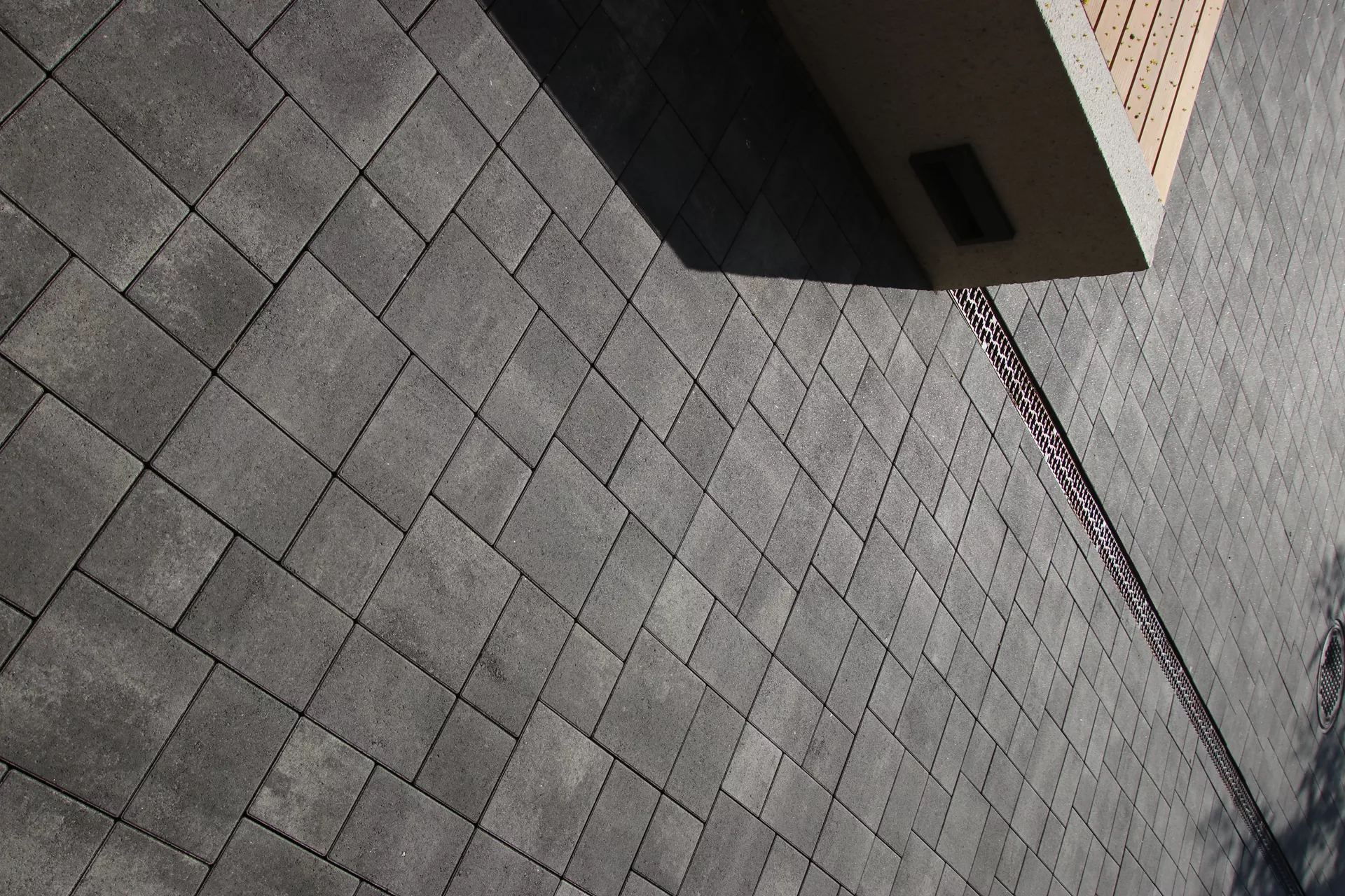 CLASSIC Pflasterstein mit Nocken grau glatt gefast L 20 cm B 20 cm H 6 cm