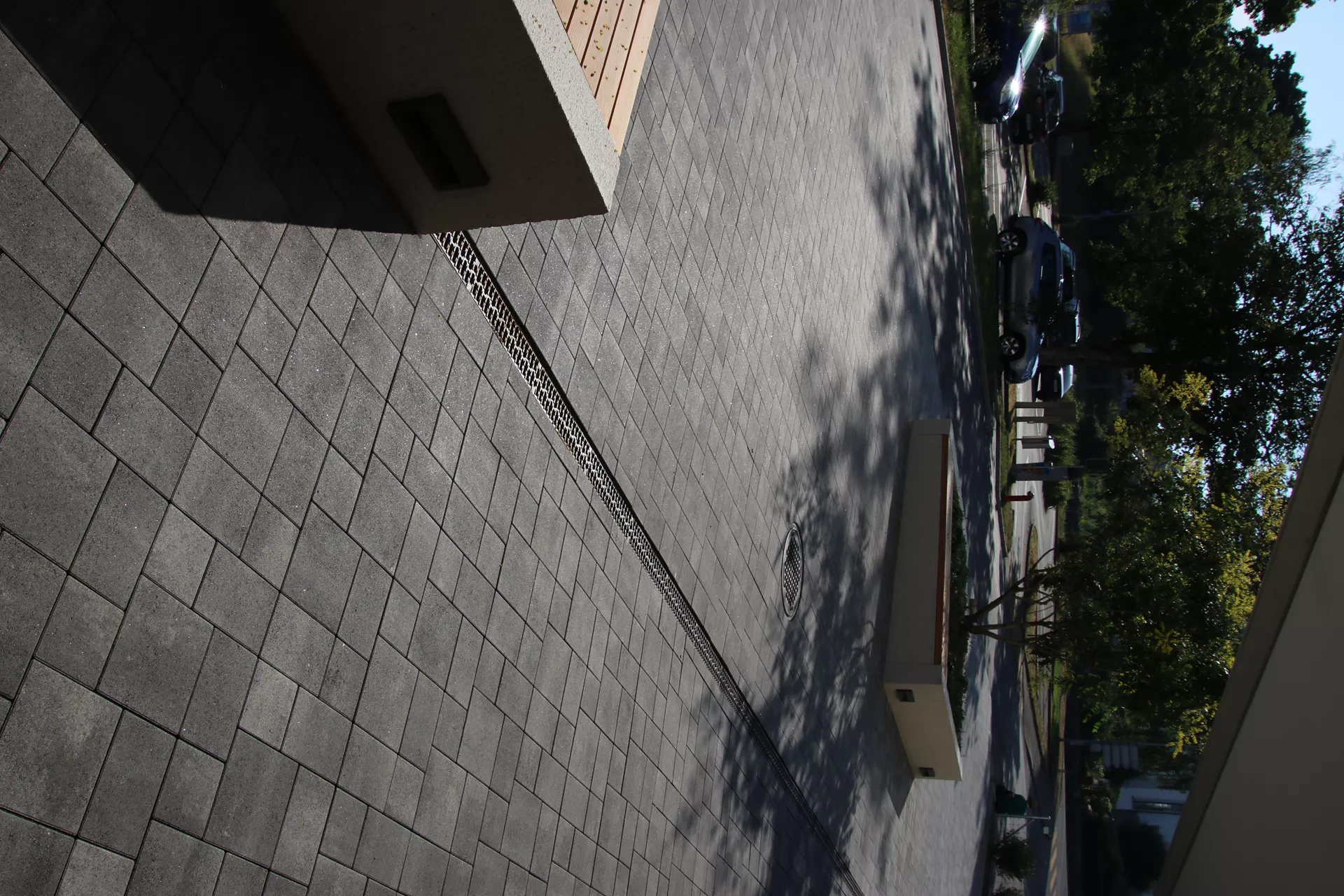 VEGAS Pflasterstein grau schattiert glatt fein gefast L 15-22.5 cm H 6 cm