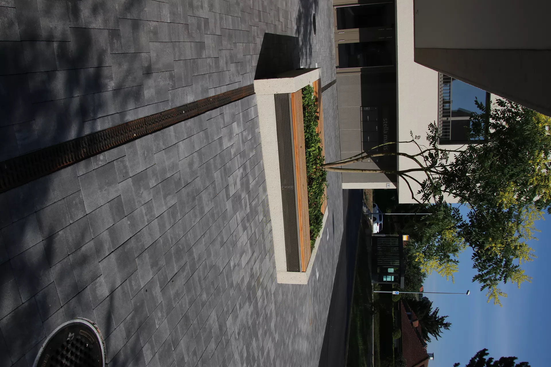 VEGAS Pflasterstein grau schattiert glatt fein gefast L 15-22.5 cm H 6 cm