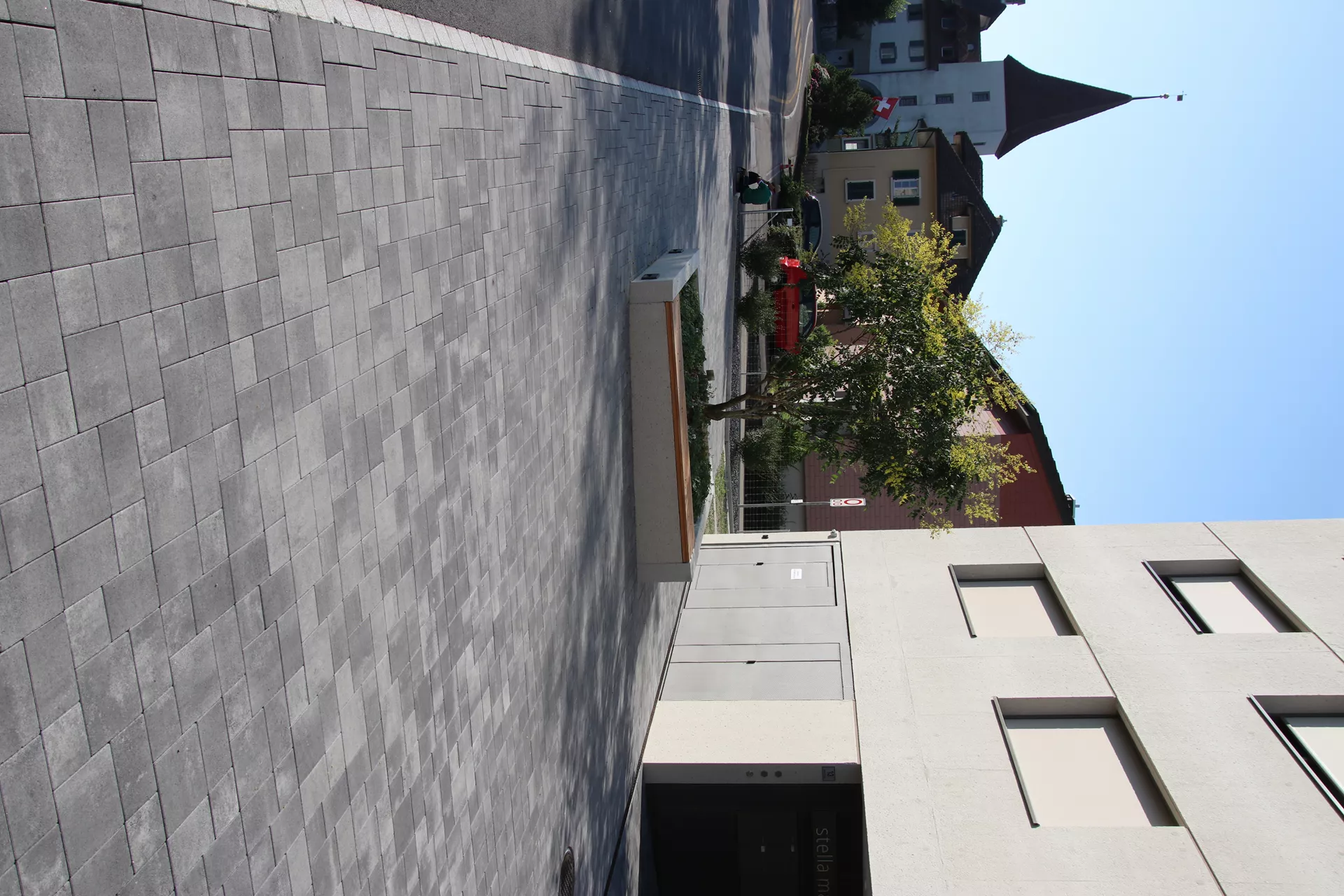 VEGAS Pflasterstein grau schattiert glatt fein gefast L 15-22.5 cm H 6 cm