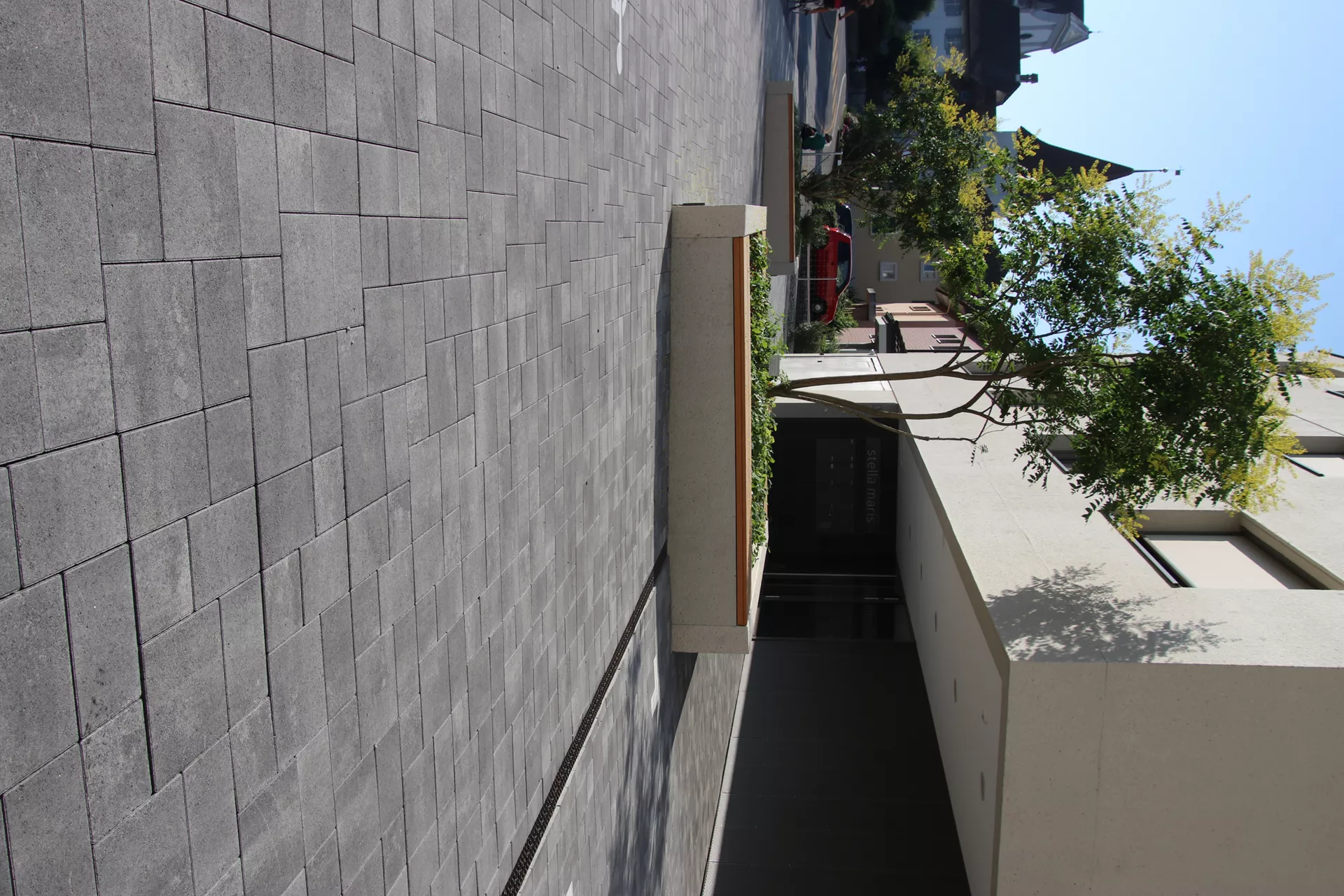 VEGAS Pflasterstein grau schattiert glatt fein gefast L 15-22.5 cm H 6 cm