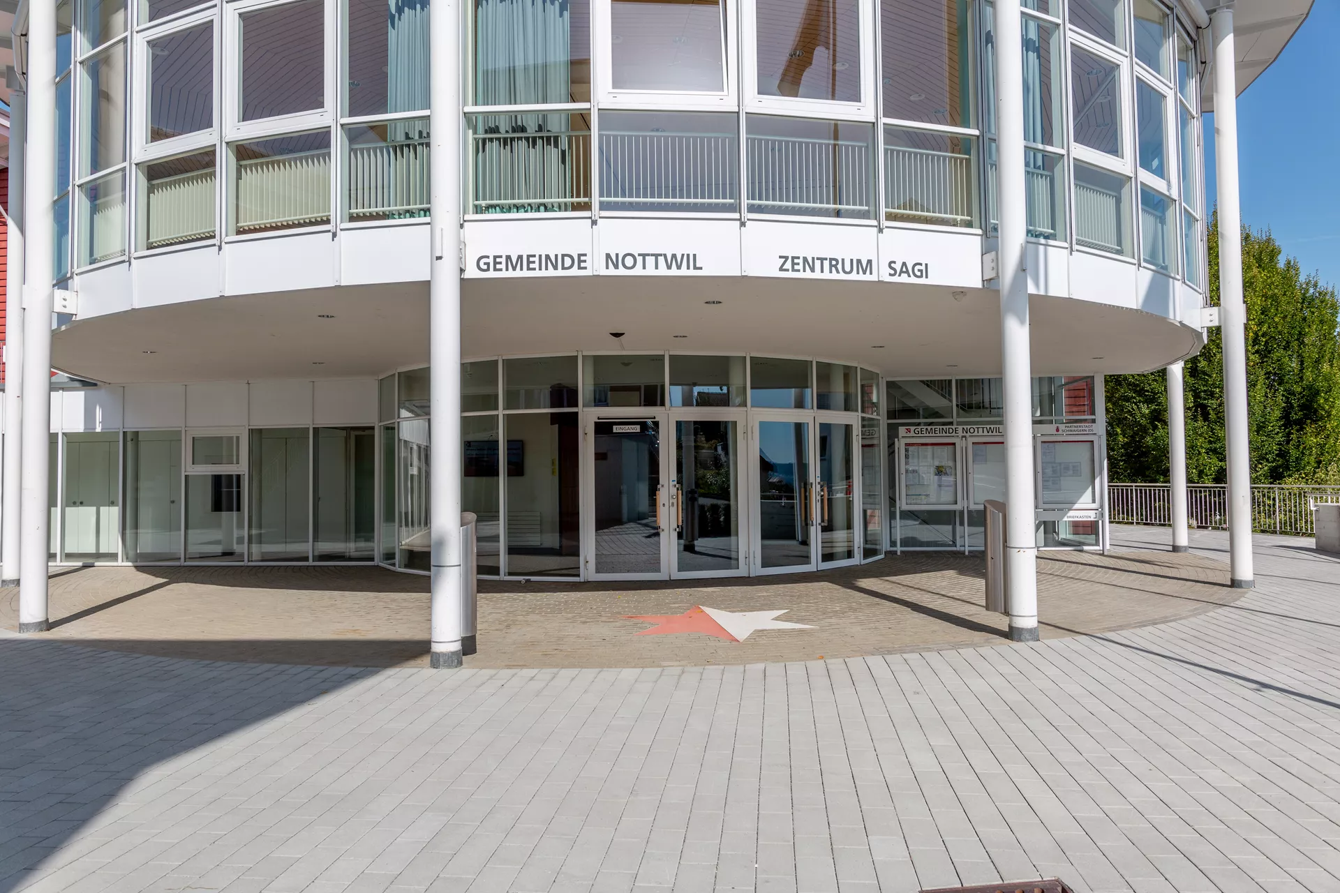 RAINA DRAIN Ökostein grau glatt leicht gefast L 20-40 cm B 15 cm H 8 cm