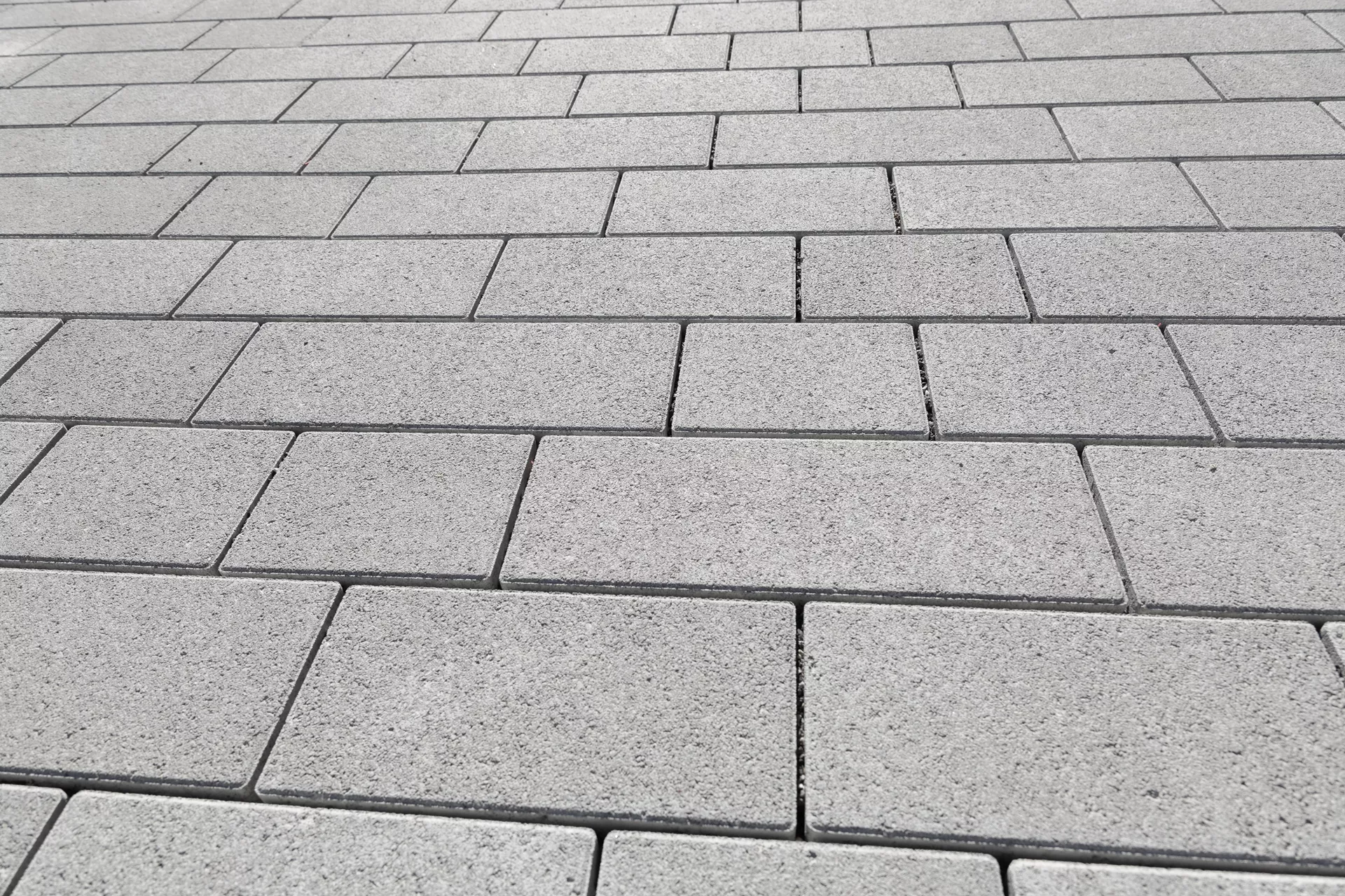 RAINA DRAIN Ökostein grau glatt leicht gefast L 20-40 cm B 15 cm H 8 cm