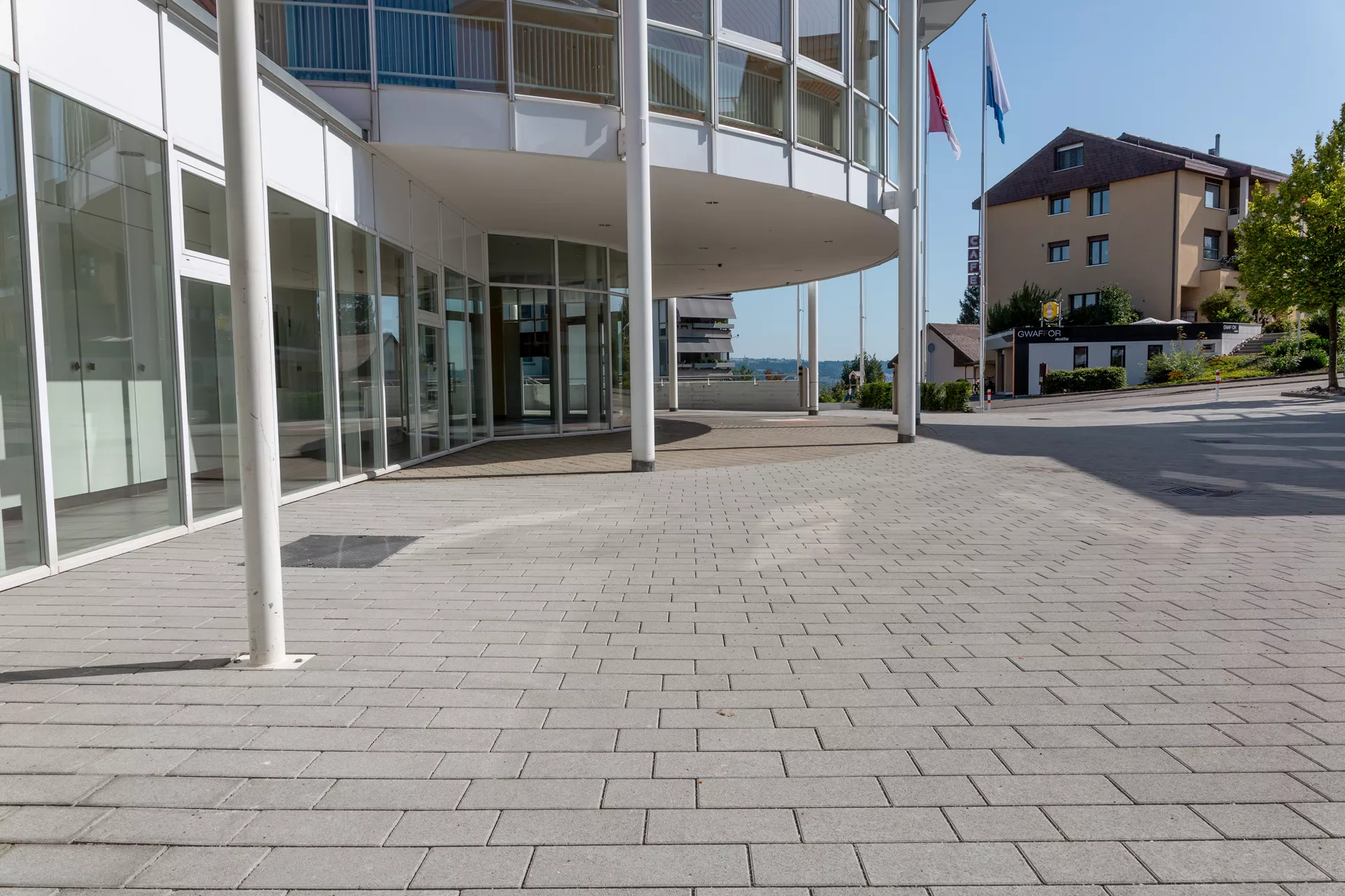 RAINA DRAIN Ökostein grau glatt leicht gefast L 20-40 cm B 15 cm H 8 cm