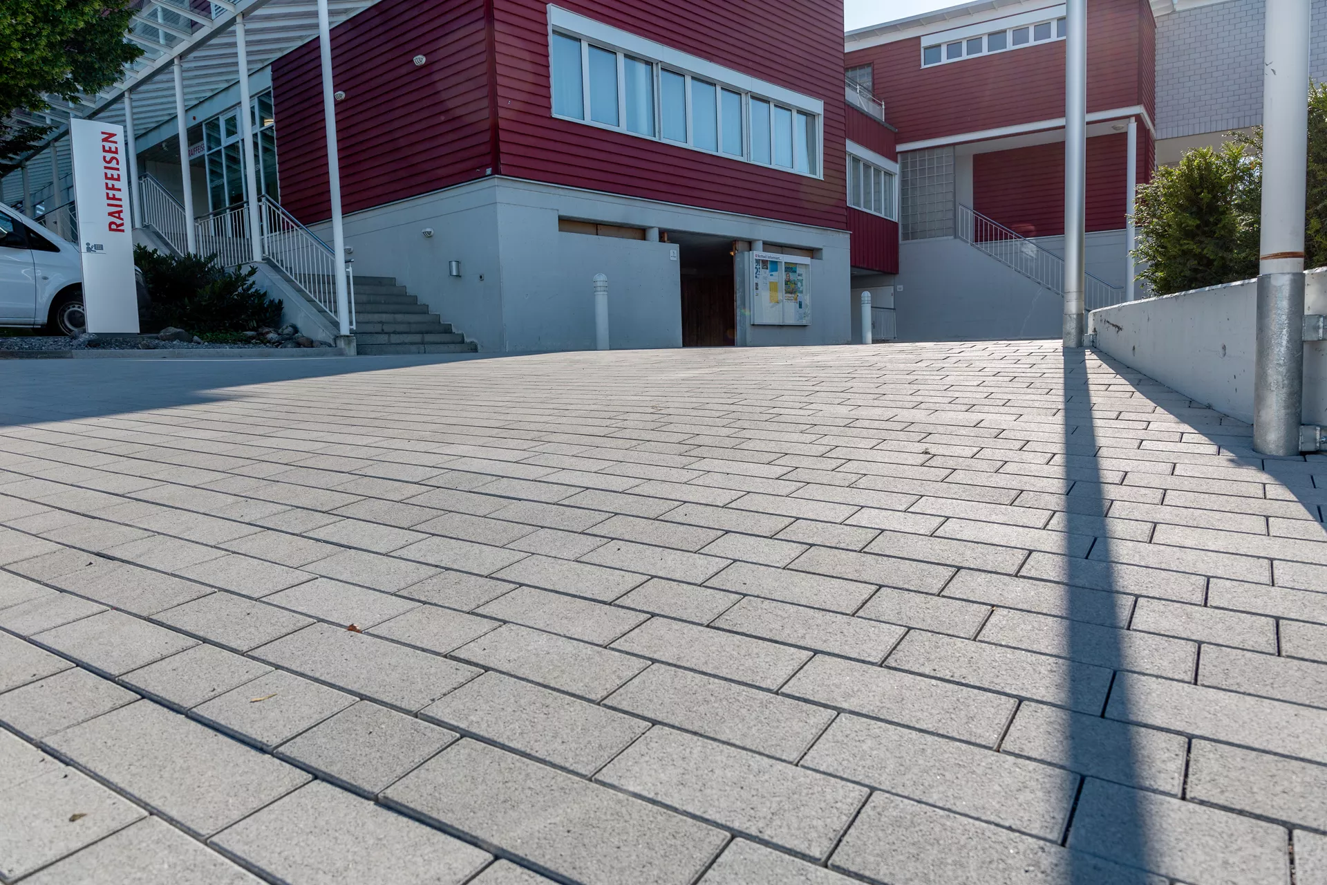 RAINA DRAIN Ökostein grau glatt leicht gefast L 20-40 cm B 15 cm H 8 cm