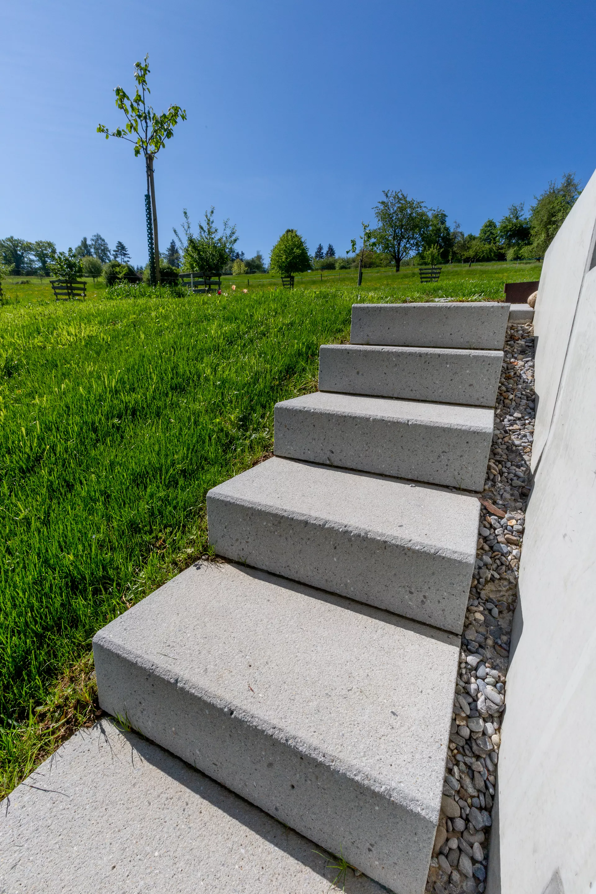 PARCO Blockstufe grau gestrahlt stirnseitig gefast L 80 cm B 36 cm H 15 cm