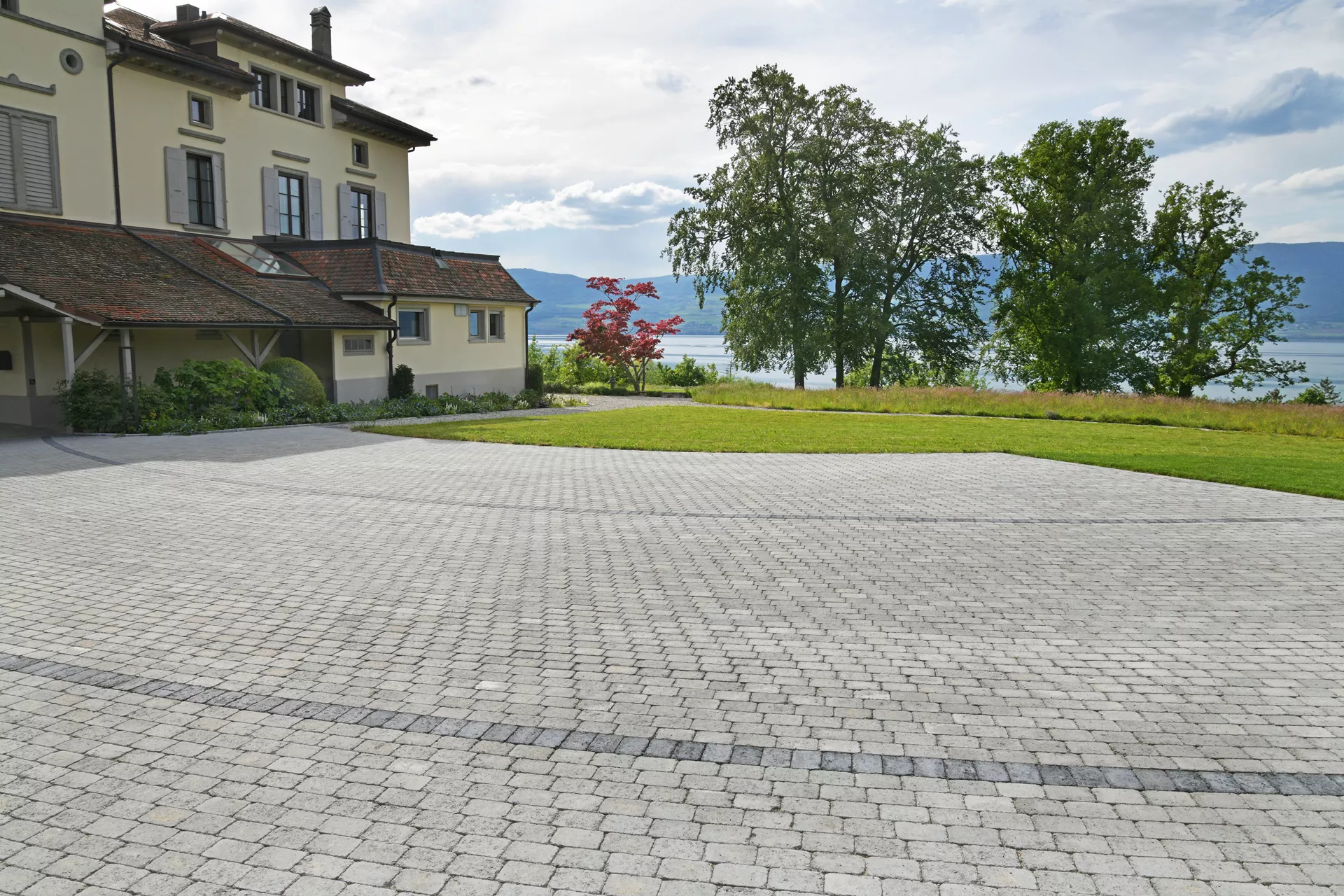 TEGULA Pflasterstein grau glatt Kanten gebrochen L 16 cm B 11 cm H 6 cm