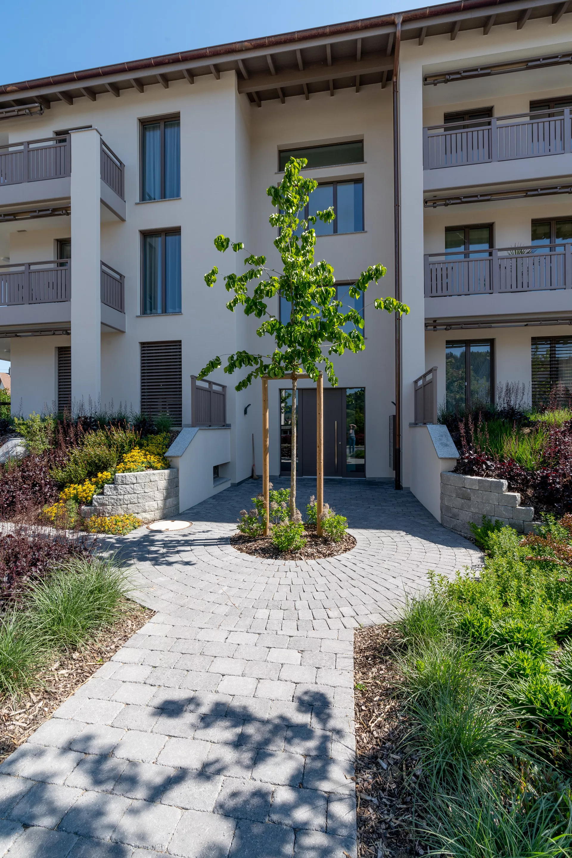 TEGULA Kreisstein inkl. Zentrumsstein grau glatt Kanten gebrochen H 6 cm