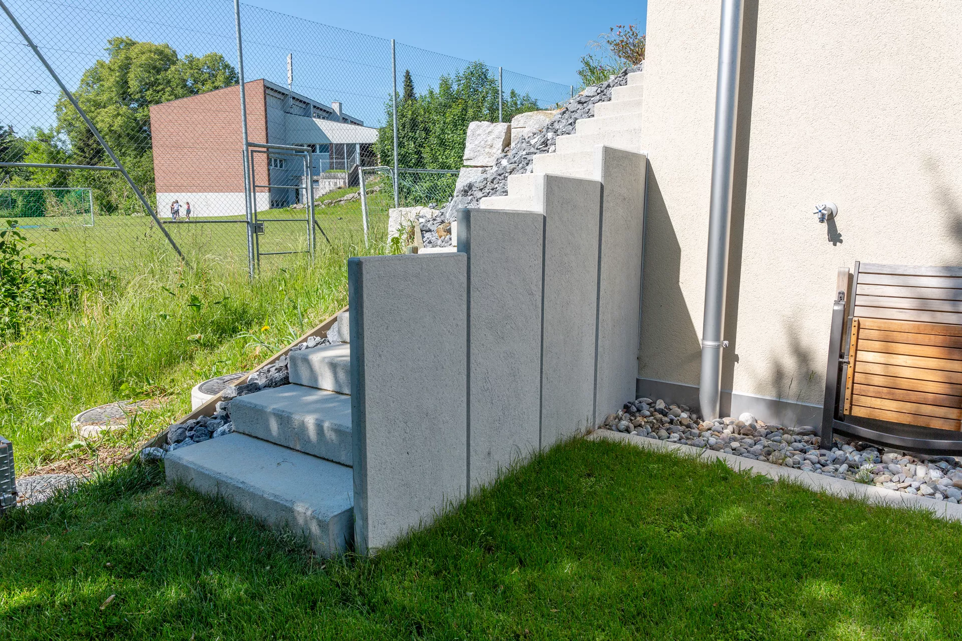 Betonlamelle bewehrt grau gefast 1-seitig glatt, 1-seitig abgerieben L 50 cm B 6 cm H 150 cm