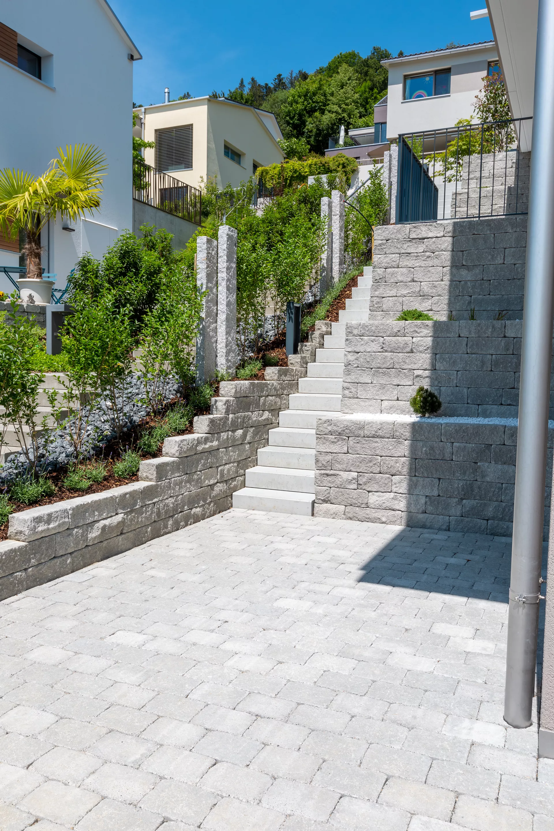 SANTURO Mini Landhausmauer 2-seitig gespalten grau L 30-50 cm B 15 cm H 15 cm