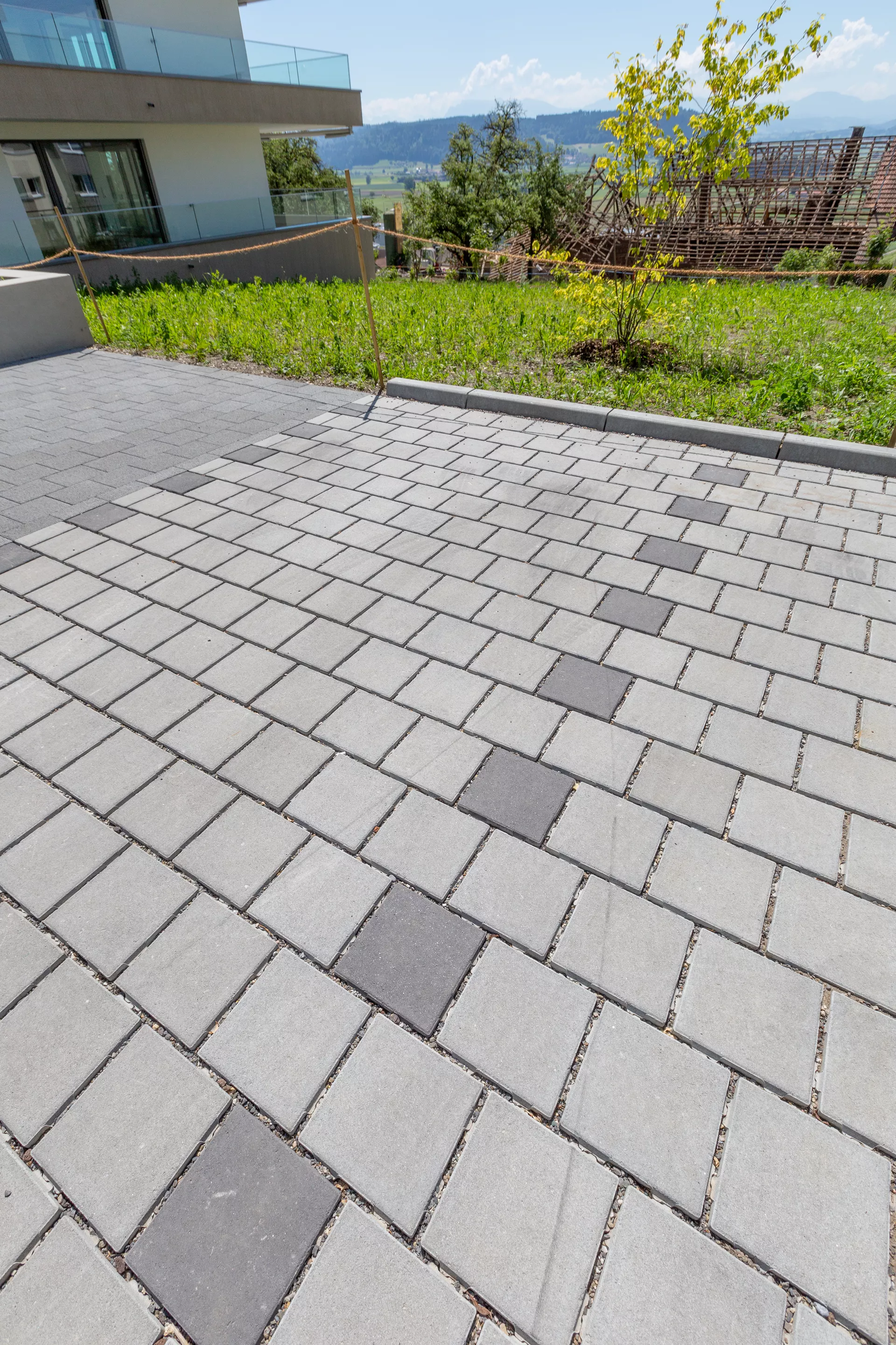 CARENA SPLITT Ökostein mit Nocken grau glatt gefast L 25 cm B 25 cm H 8 cm