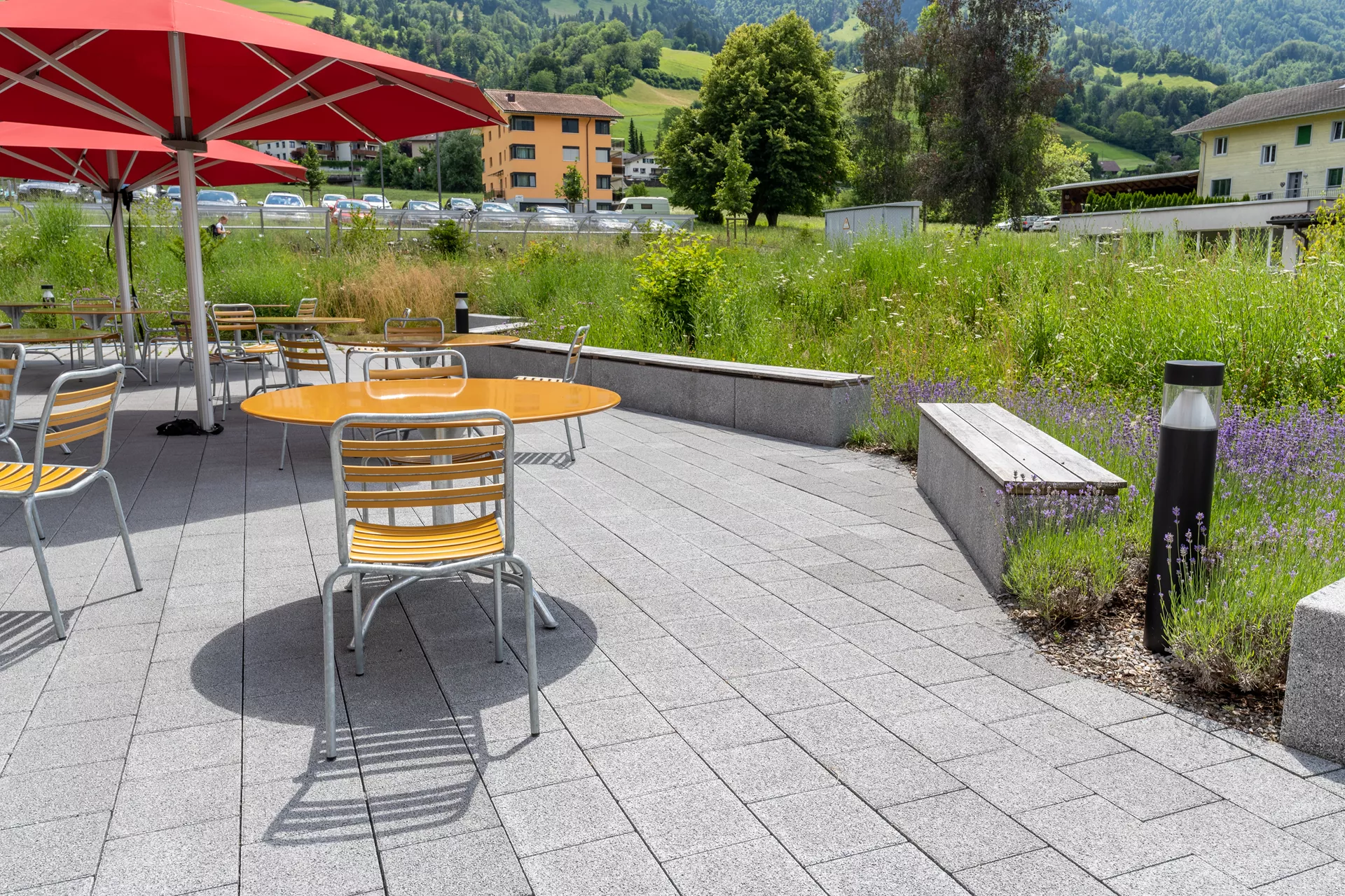 CARENA Sickerstein fino mit Nocken grau haufwerksporig gefast L 25 cm B 25 cm H 6 cm