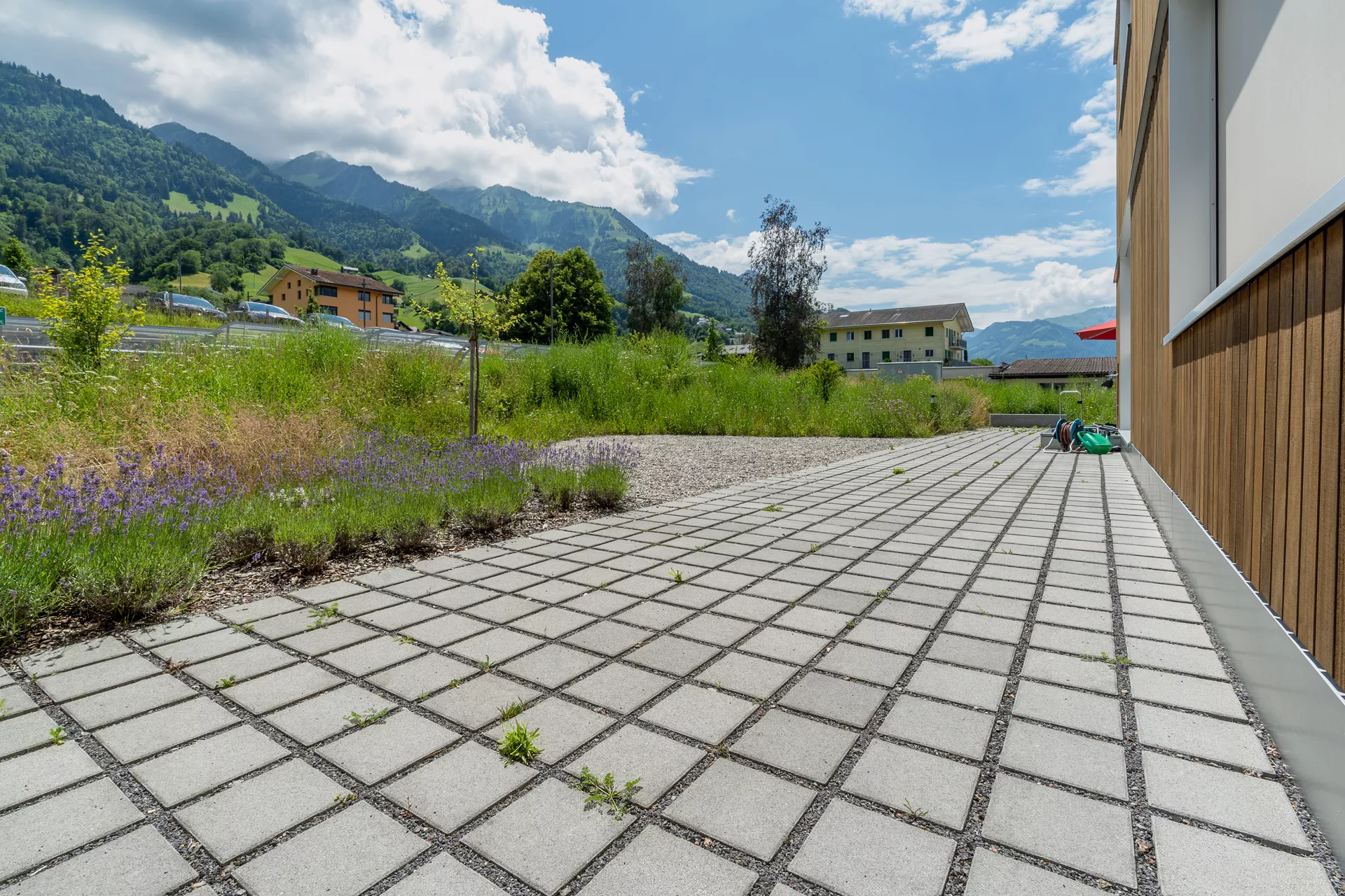 CARENA RASEN Ökostein mit Nocken grau glatt gefast L 25 cm B 25 cm H 8 cm