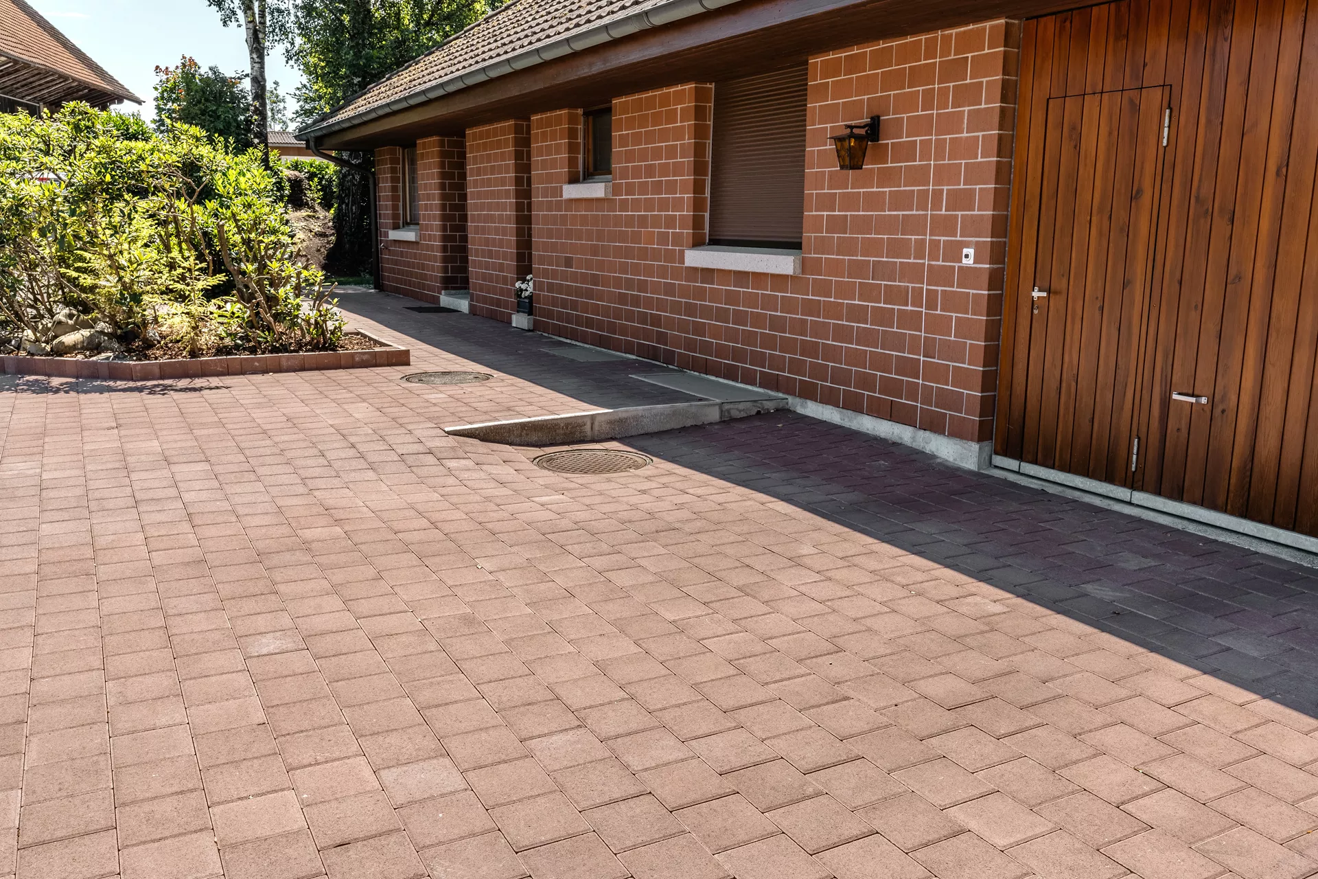 CLASSIC Pflasterstein mit Nocken erdbraun glatt gefast L 10 cm B 10 cm H 6 cm