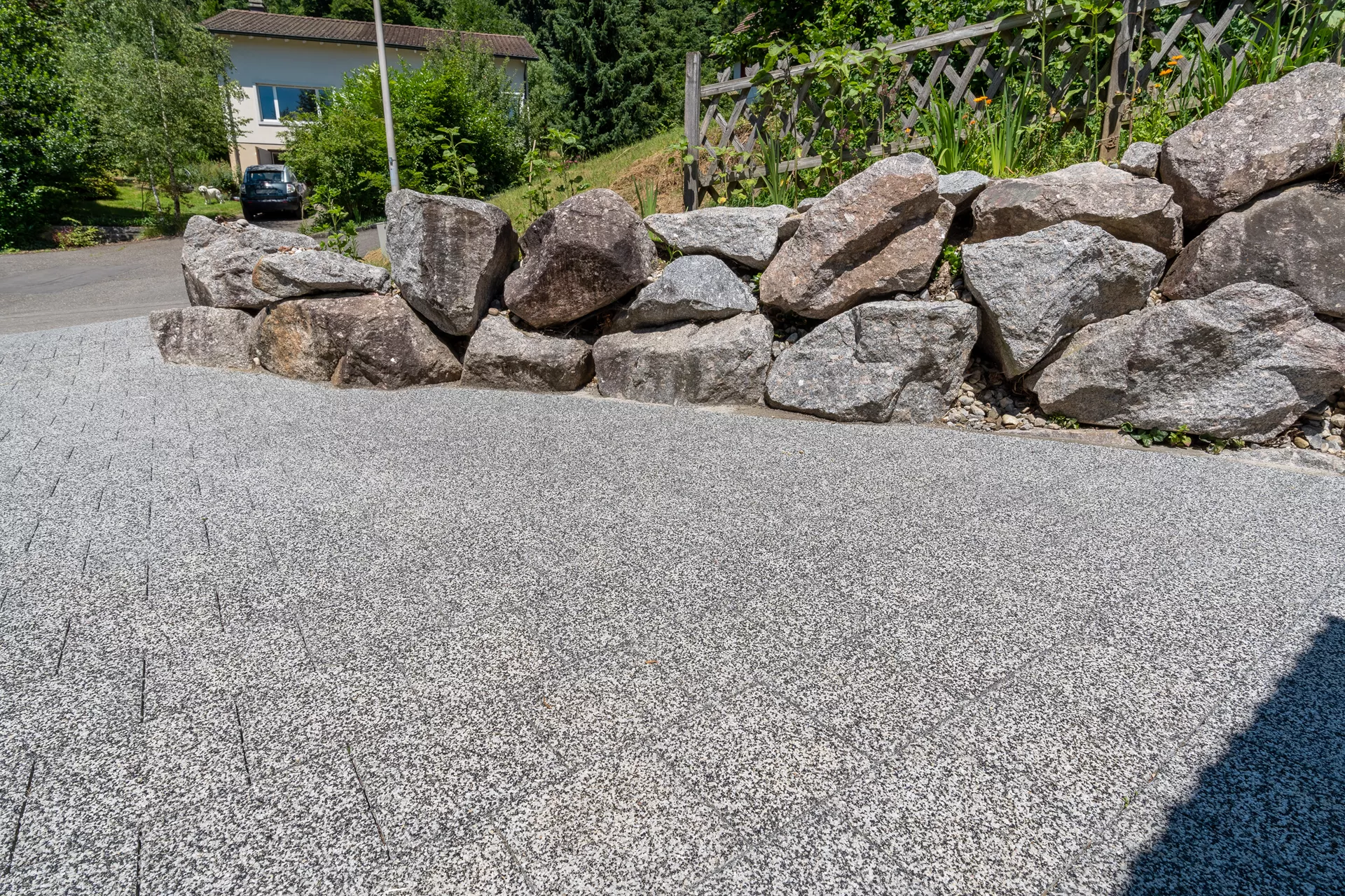 CARENA Sickerstein fino mit Nocken mit Edelvorsatz weiss-schwarz haufwerksporig gefast L 25 cm B 25 cm H 6 cm