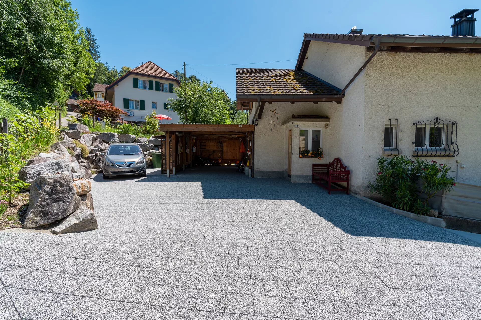 CARENA Sickerstein fino mit Nocken mit Edelvorsatz weiss-schwarz haufwerksporig gefast L 25 cm B 25 cm H 6 cm