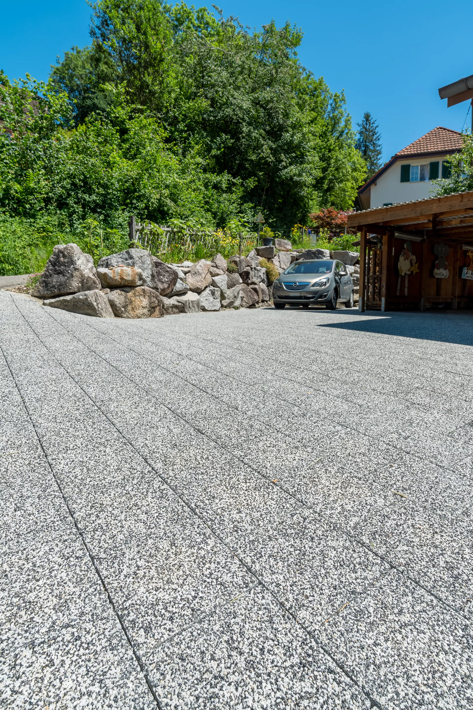 CARENA Sickerstein fino mit Nocken mit Edelvorsatz weiss-schwarz haufwerksporig gefast L 25 cm B 25 cm H 6 cm