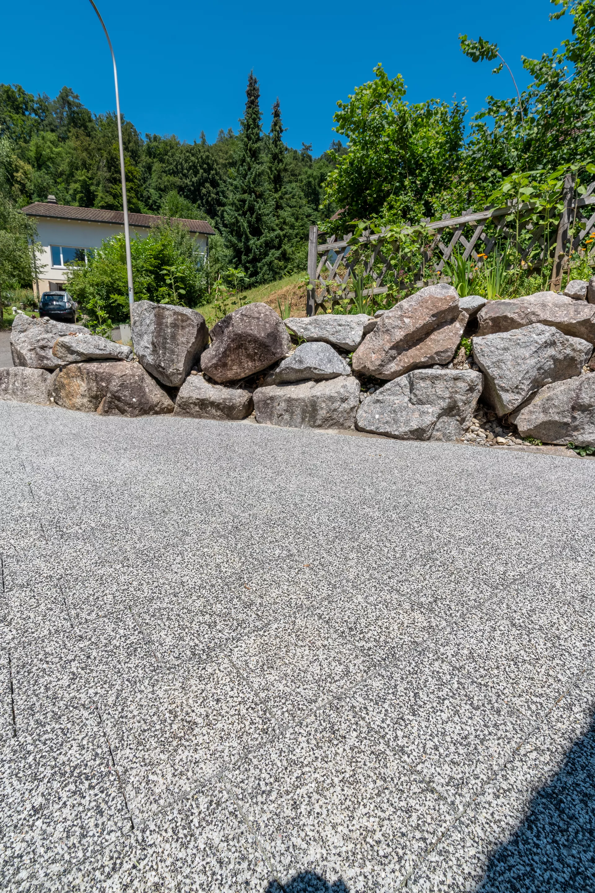 CARENA Sickerstein fino mit Nocken mit Edelvorsatz weiss-schwarz haufwerksporig gefast L 25 cm B 25 cm H 6 cm