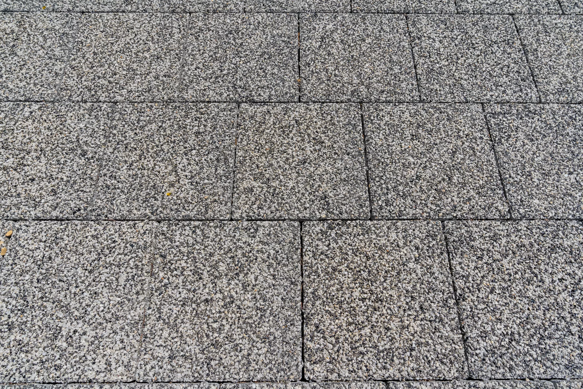 CARENA Sickerstein fino mit Nocken mit Edelvorsatz weiss-schwarz haufwerksporig gefast L 25 cm B 25 cm H 6 cm