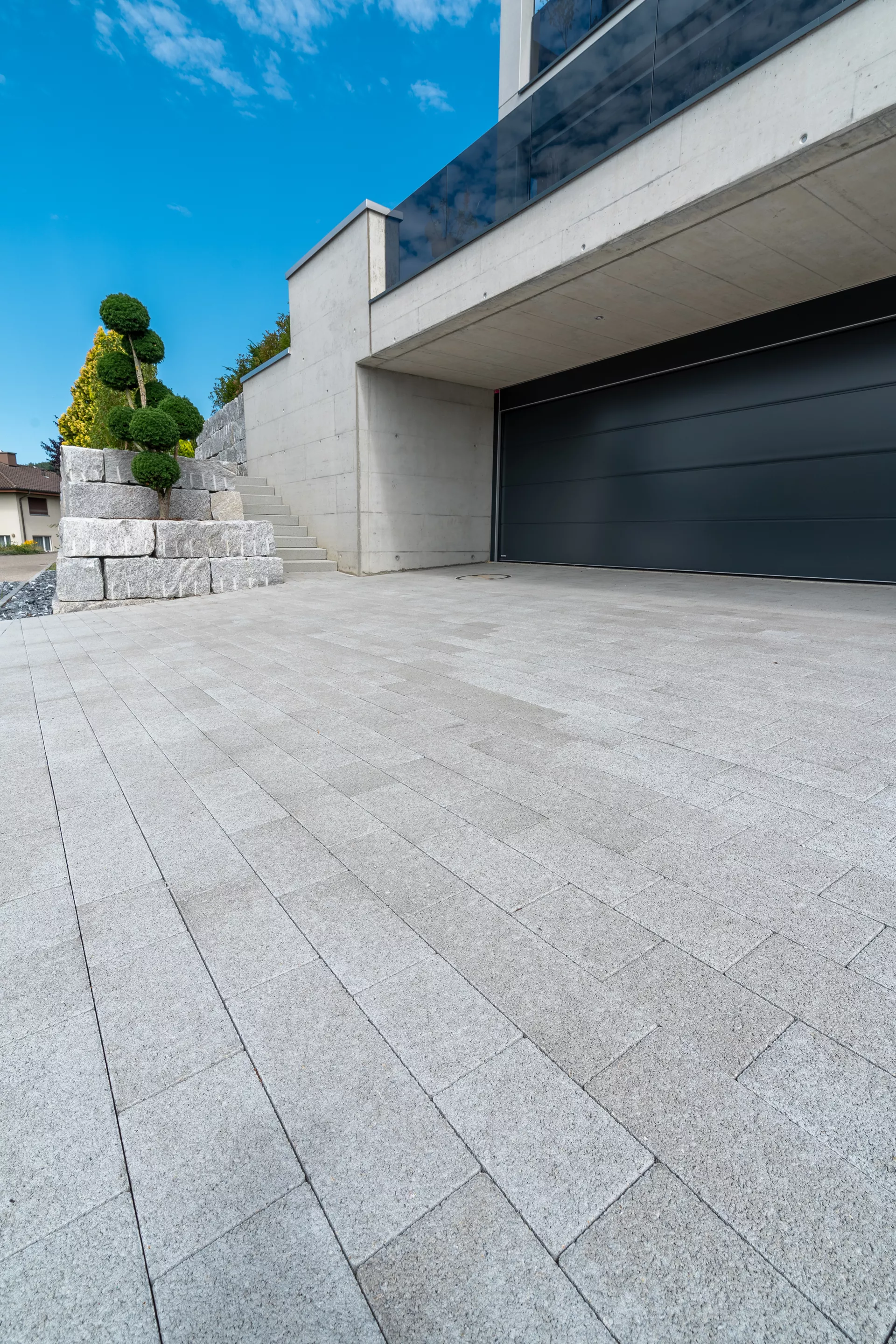 RAINA Sickerstein fino mit Nocken grau haufwerksporig fein gefast L 20-40 cm B 15 cm H 8 cm