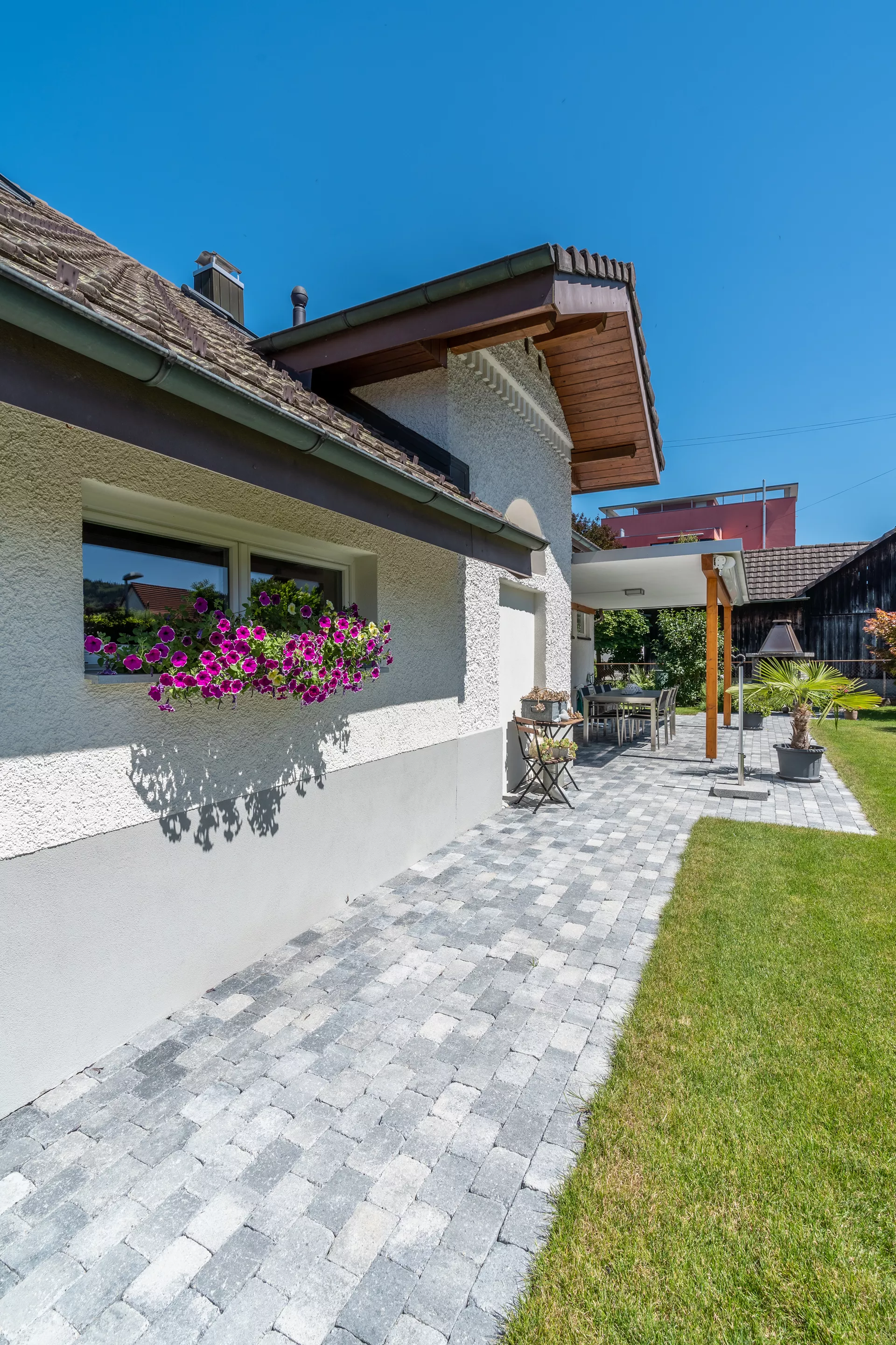 TEGULA Pflasterstein schwarz-weiss schattiert glatt Kanten gebrochen L 16 cm B 11 cm H 6 cm