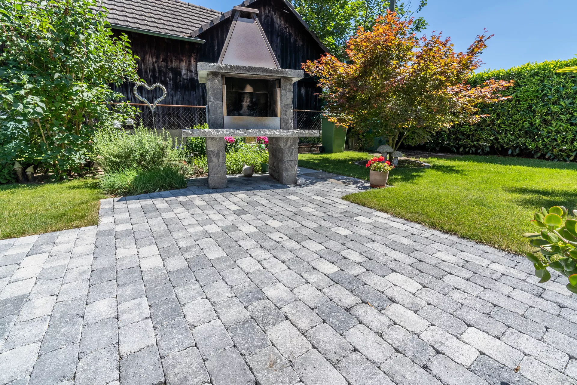 TEGULA Pflasterstein schwarz-weiss schattiert glatt Kanten gebrochen L 16 cm B 11 cm H 6 cm