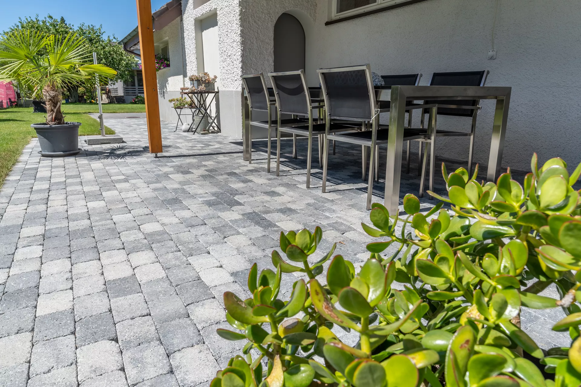 TEGULA Pflasterstein schwarz-weiss schattiert glatt Kanten gebrochen L 16 cm B 11 cm H 6 cm