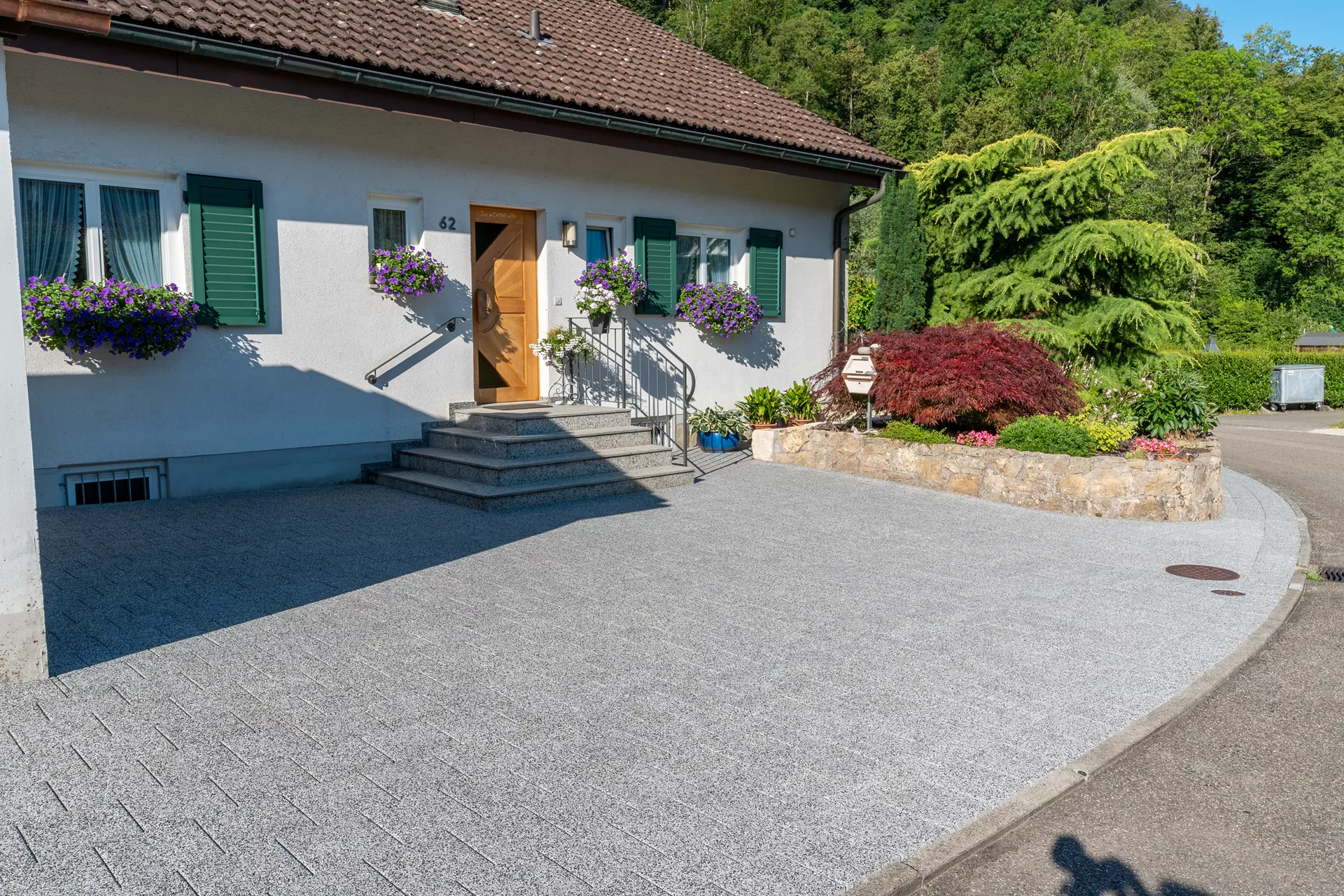 CARENA Sickerstein fino mit Nocken mit Edelvorsatz weiss-schwarz haufwerksporig gefast L 25 cm B 25 cm H 6 cm