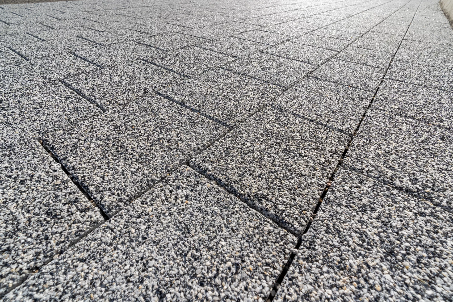 CARENA Sickerstein fino mit Nocken mit Edelvorsatz weiss-schwarz haufwerksporig gefast L 25 cm B 25 cm H 6 cm