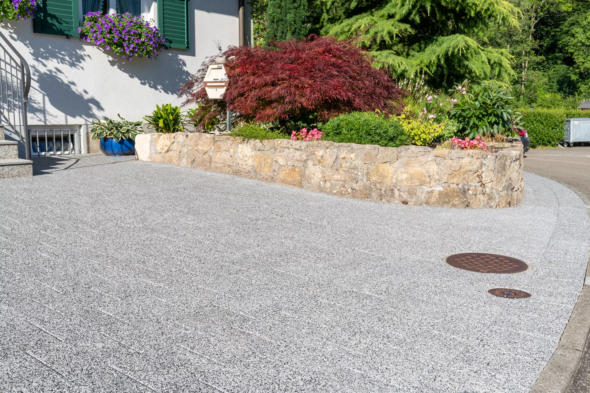 CARENA Sickerstein fino mit Nocken mit Edelvorsatz weiss-schwarz haufwerksporig gefast L 25 cm B 25 cm H 6 cm