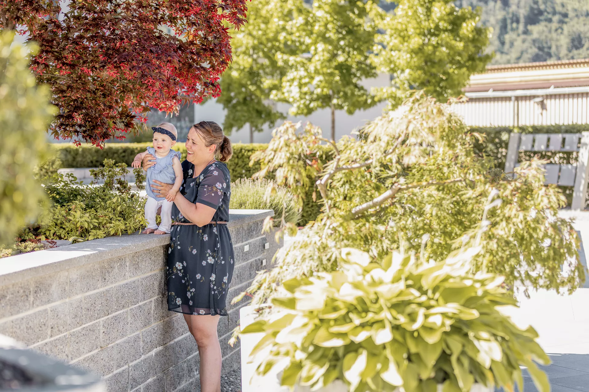 Spaltstein Normalstein 1-seitig gespalten grau mit Splittkorn L 38 cm B 19 cm H 13.5 cm