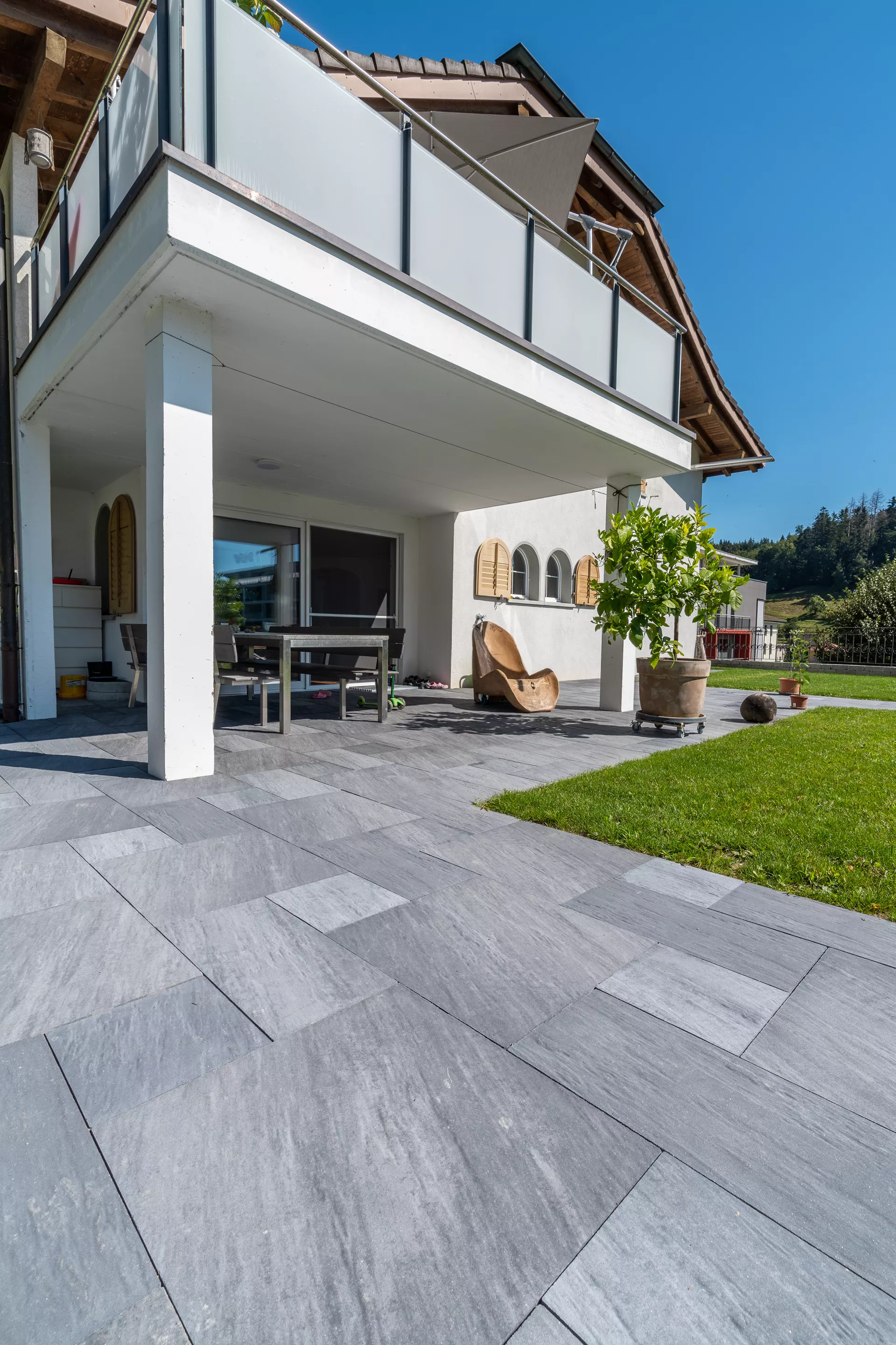 NATURE MOMENTS Gartenplatte dunkelgrau mit Schieferstruktur vollkantig L 60 cm B 60 cm H 5.5 cm