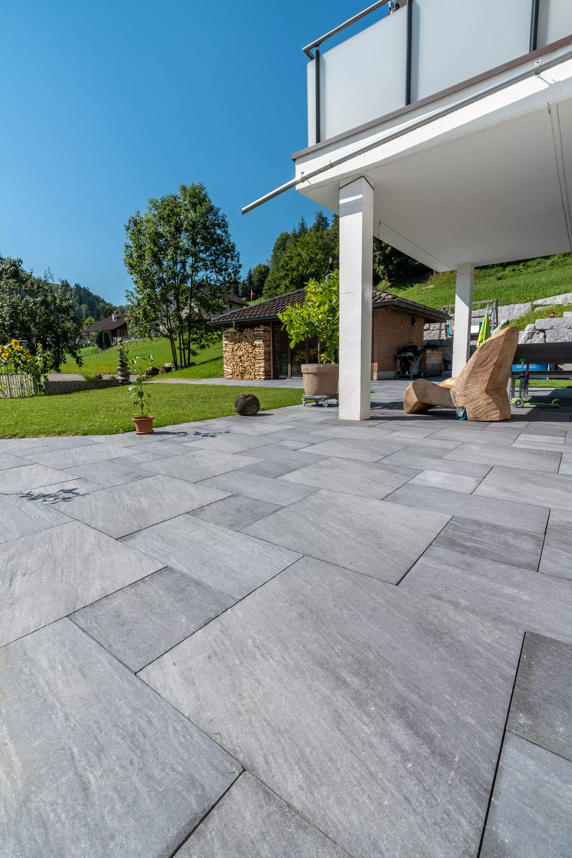 NATURE MOMENTS Gartenplatte dunkelgrau mit Schieferstruktur vollkantig L 60 cm B 60 cm H 5.5 cm