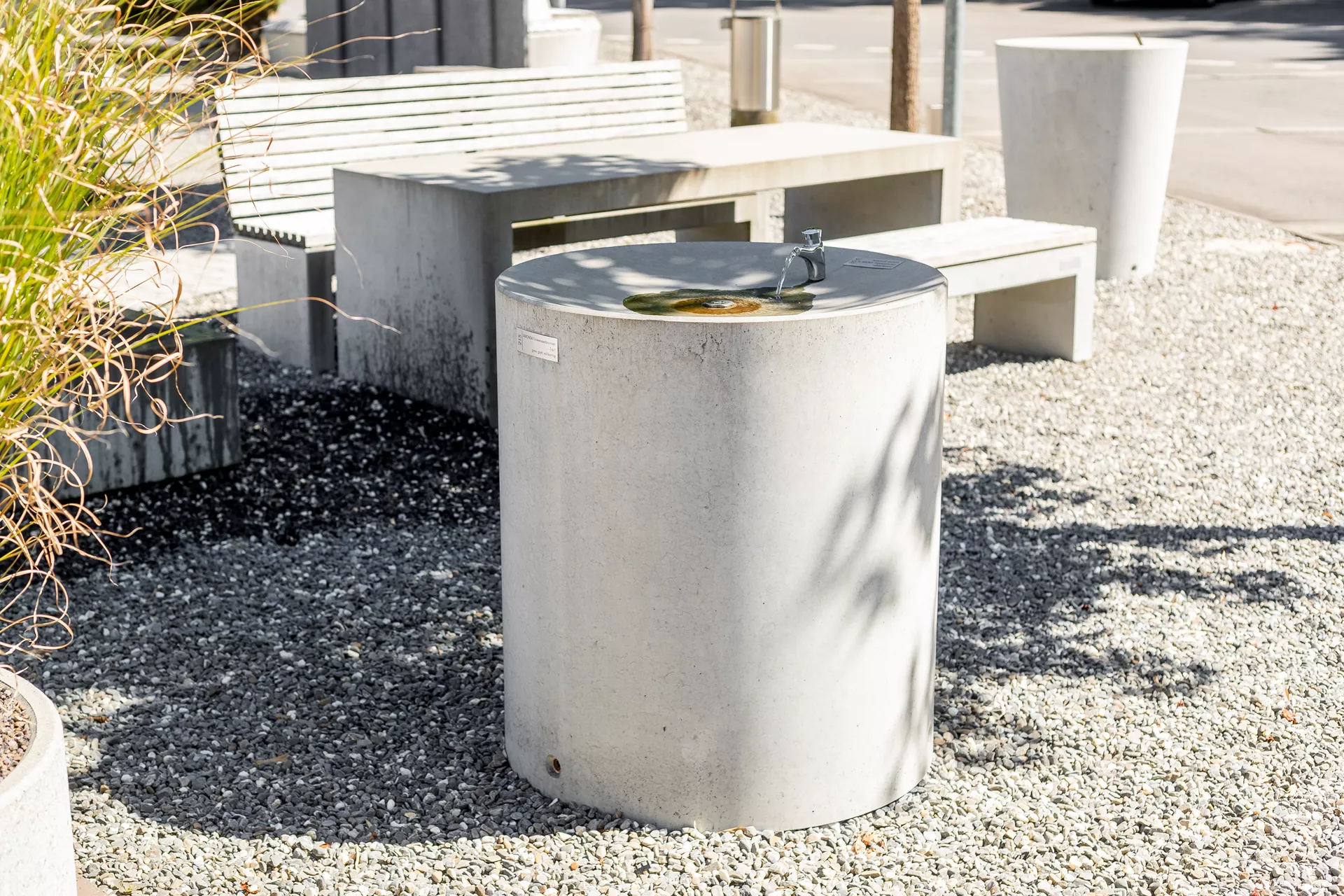 ALRONDA Trinkwasserbrunnen Typ 1 grau glatt gefast inkl. Einlaufrohr 1/2" u. Versetzhülse D 80 cm H 90 cm