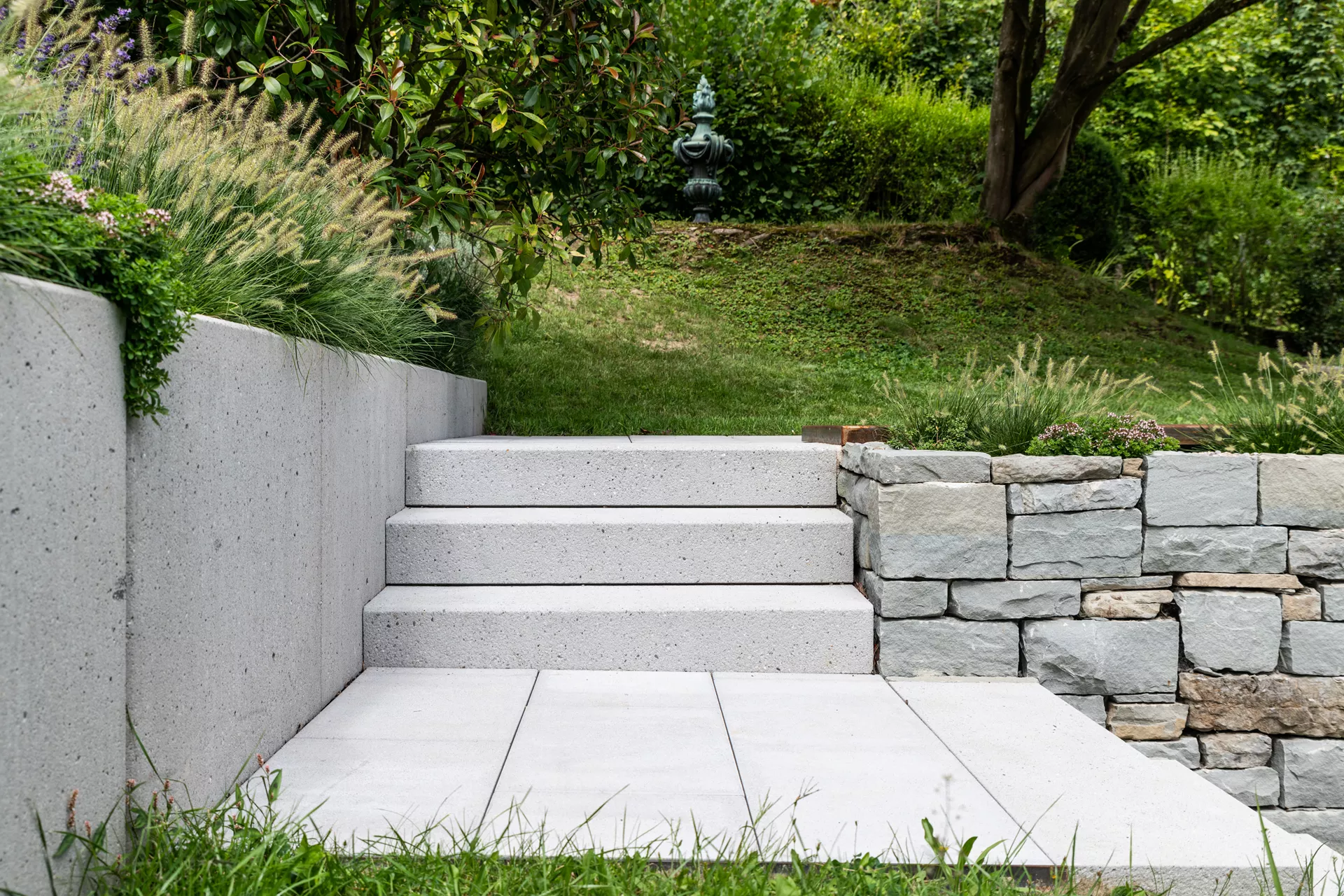 PARCO Blockstufe grau gestrahlt stirnseitig gefast L 100 cm B 36 cm H 15 cm